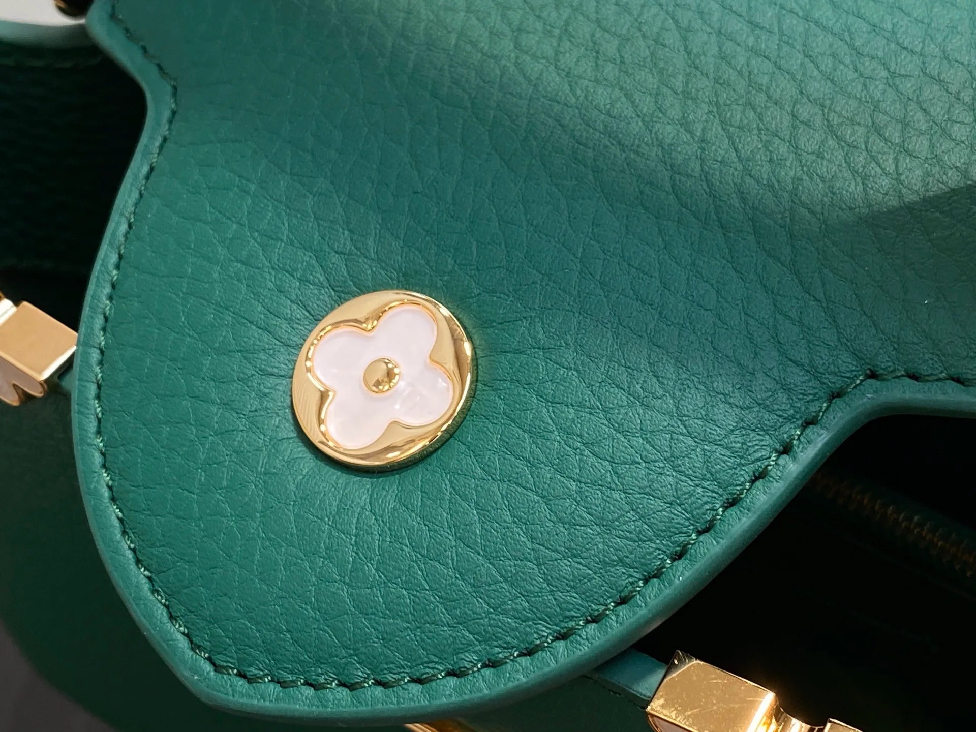 Классические Сумки Женские Louis Vuitton 13333532