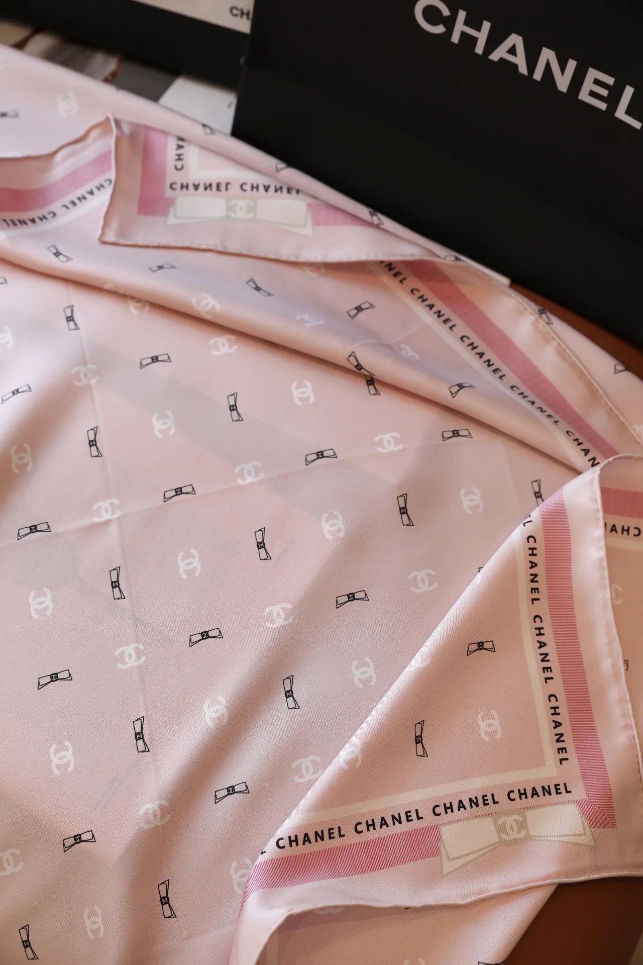 Платки Chanel 12737851