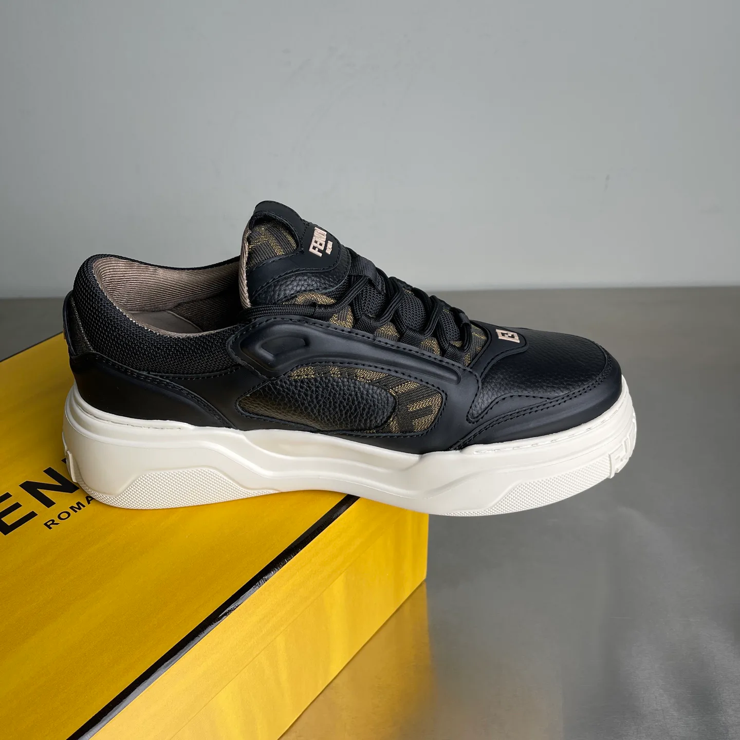 Кроссовки Мужские Fendi 1049818