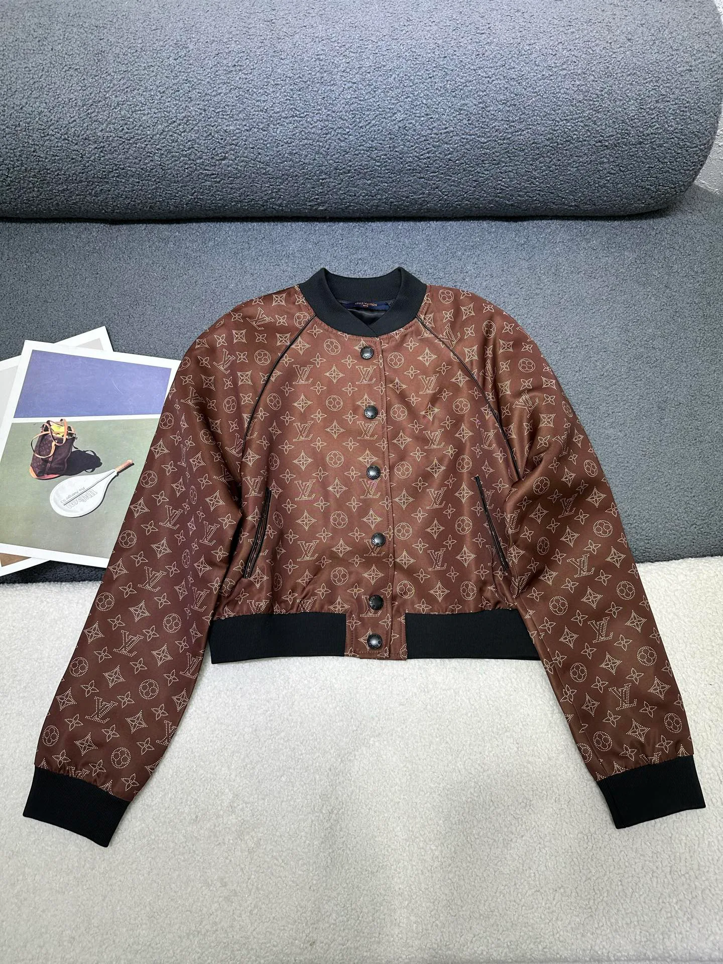 Куртки И Пуховики Женские Louis Vuitton 18396732