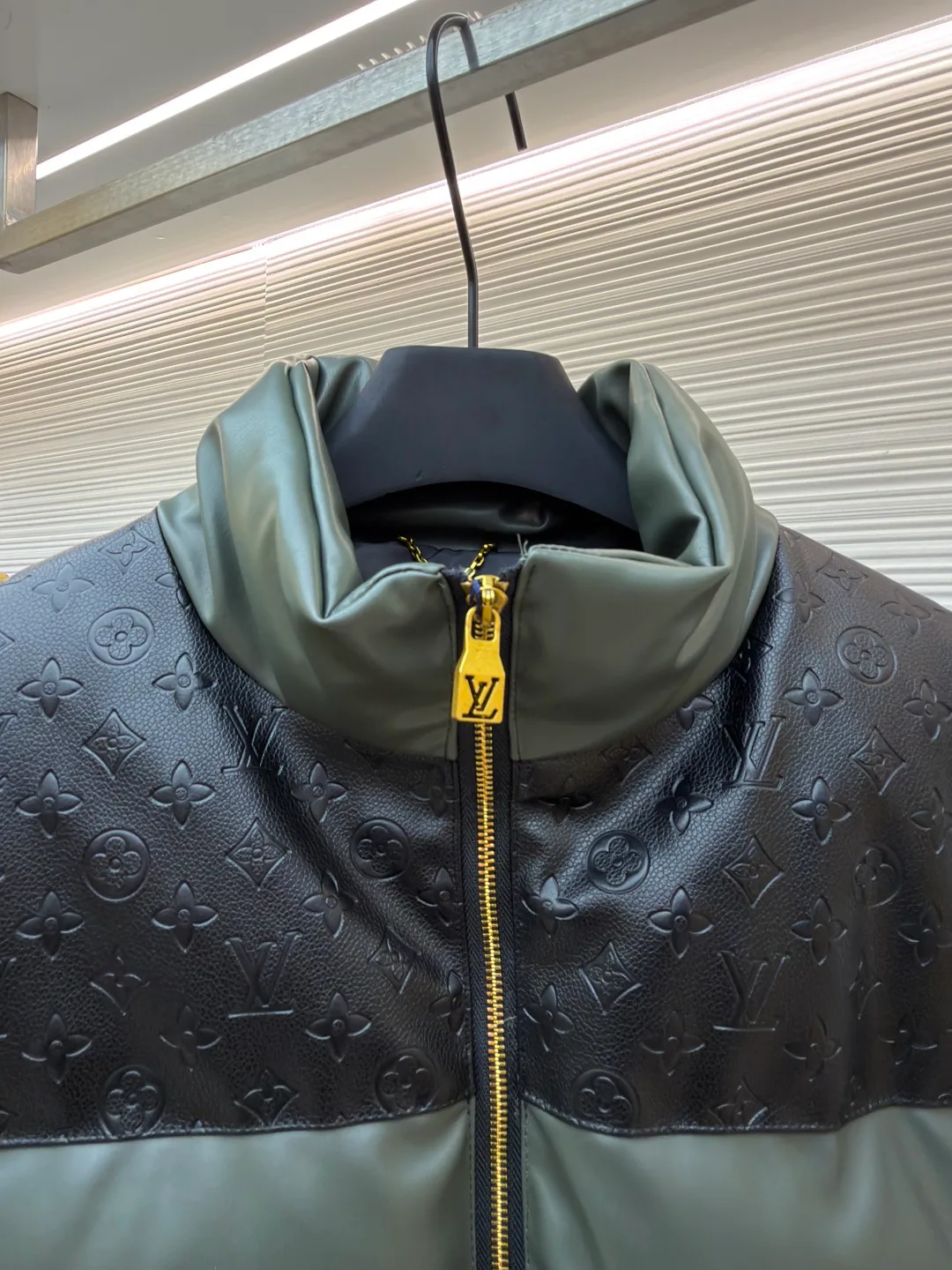 Куртки И Пуховики Мужские Louis Vuitton 1270789