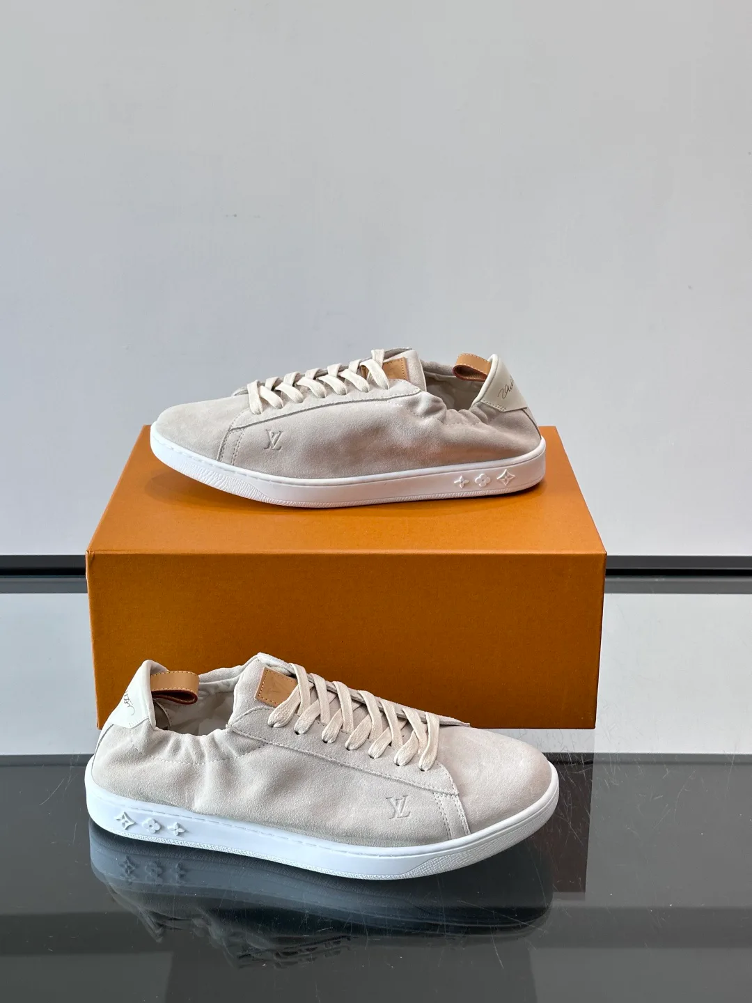 Кроссовки Мужские Louis Vuitton 18263695