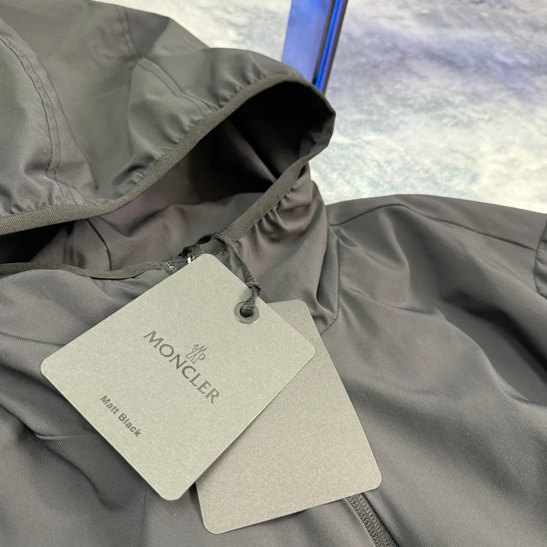 Куртки И Пуховики Мужские Moncler 20401