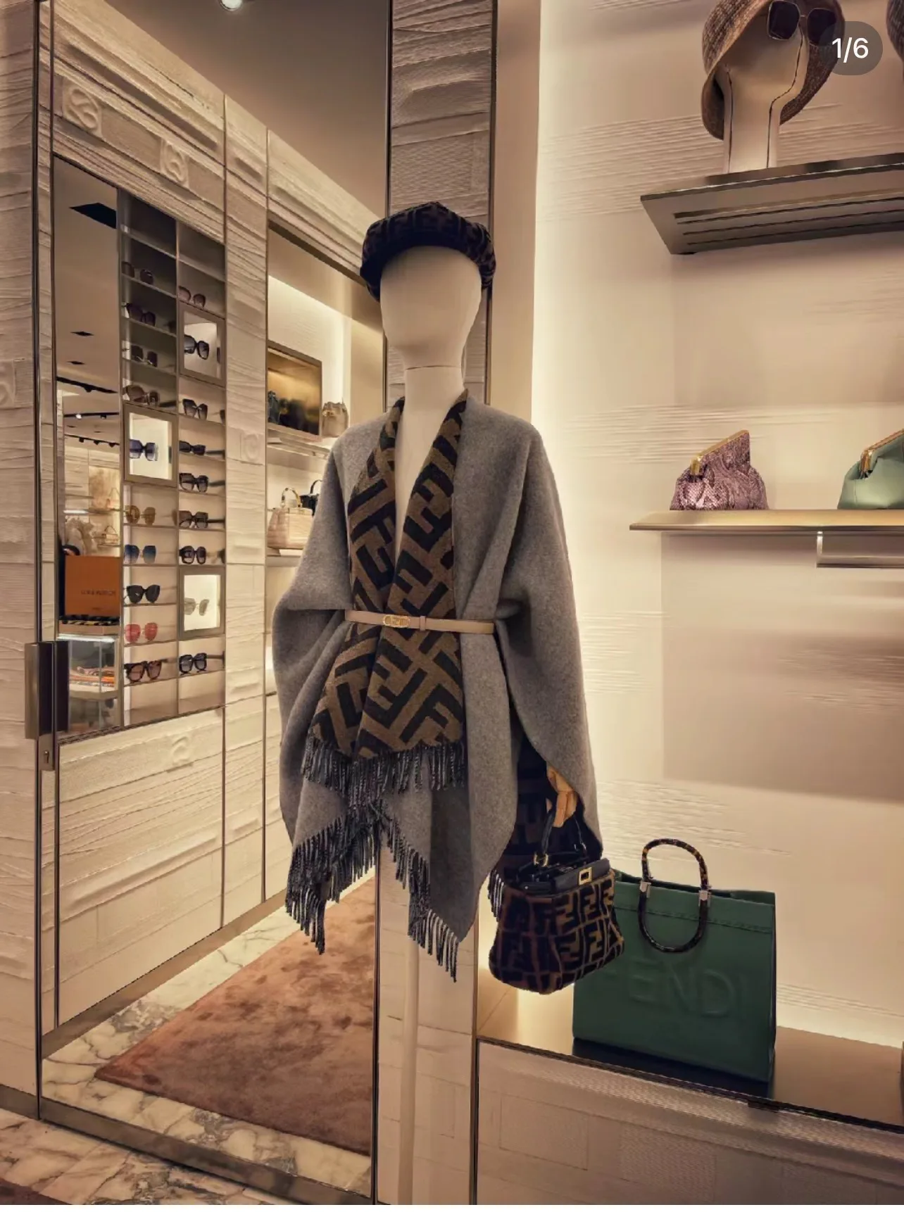 Пальто Женские Fendi 19187244