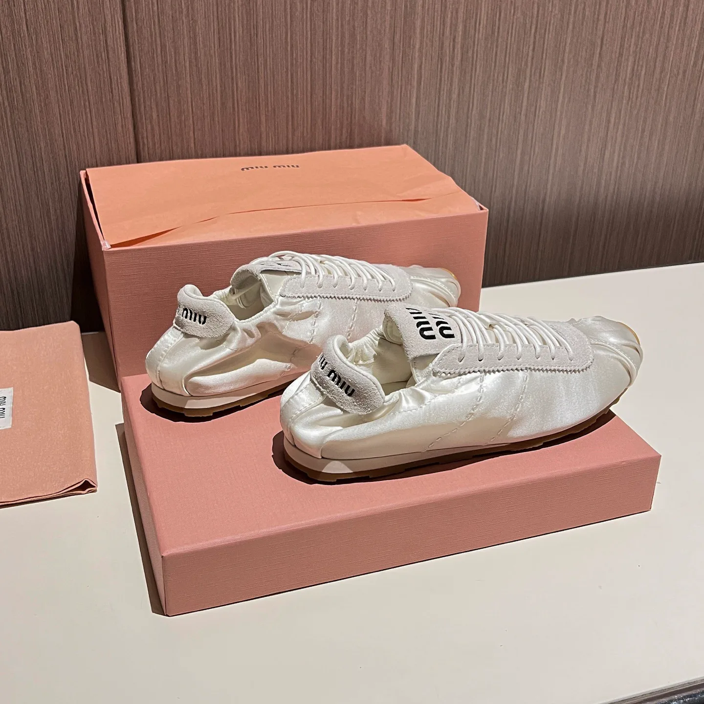 Кроссовки Женские Miu Miu 17968600