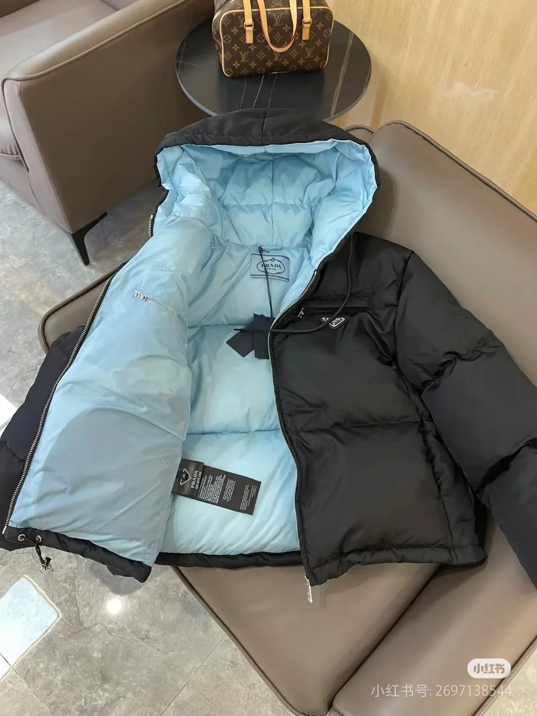 Куртки И Пуховики Женские Prada 813089