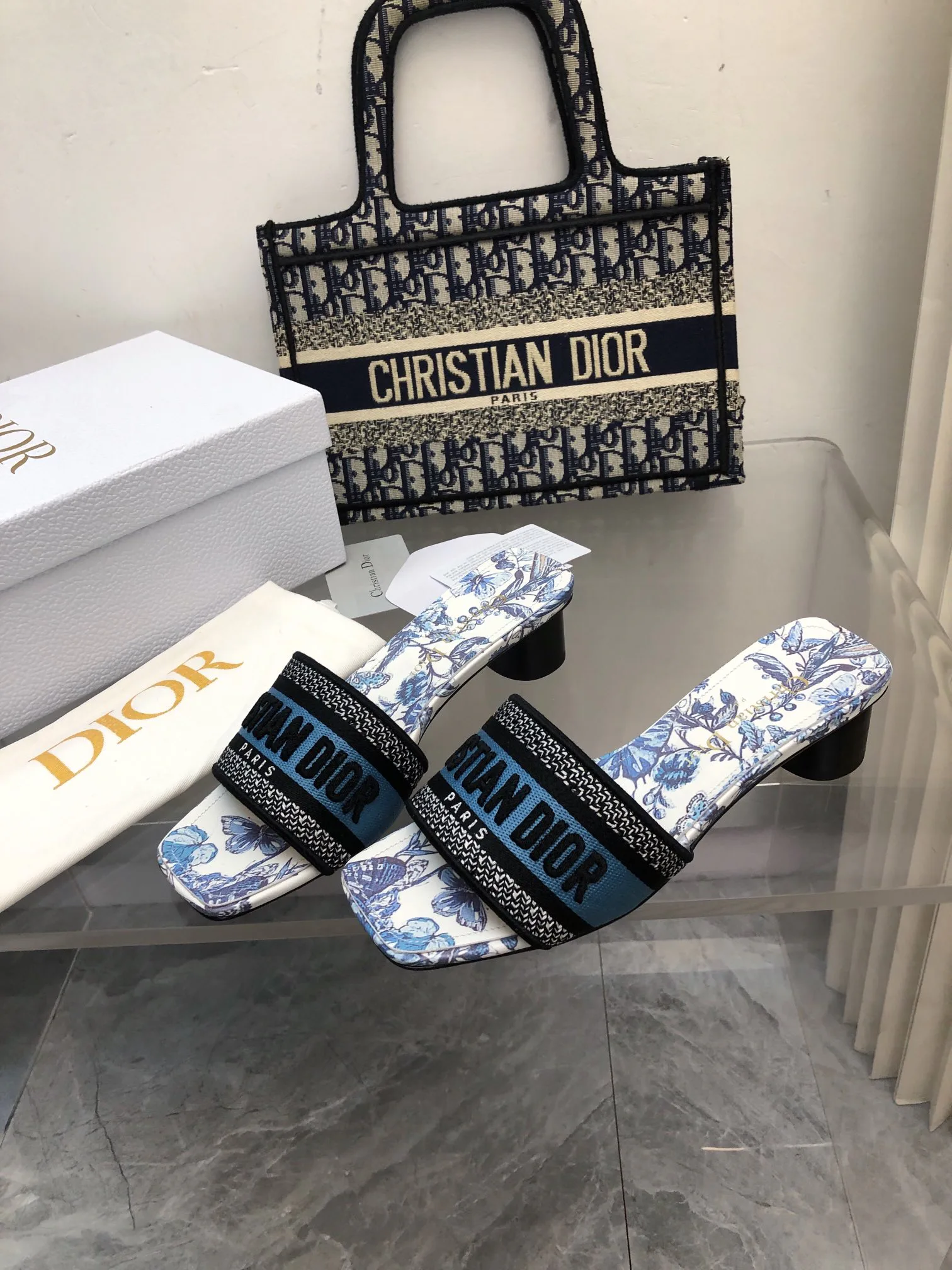 Босоножки Женские Christian Dior 18633996