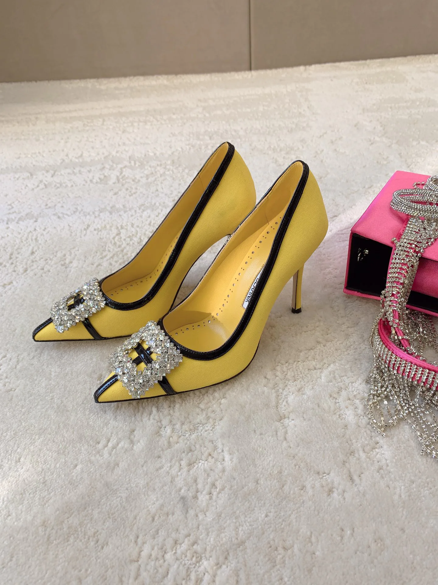 Туфли Женские Manolo Blahnik 18698271