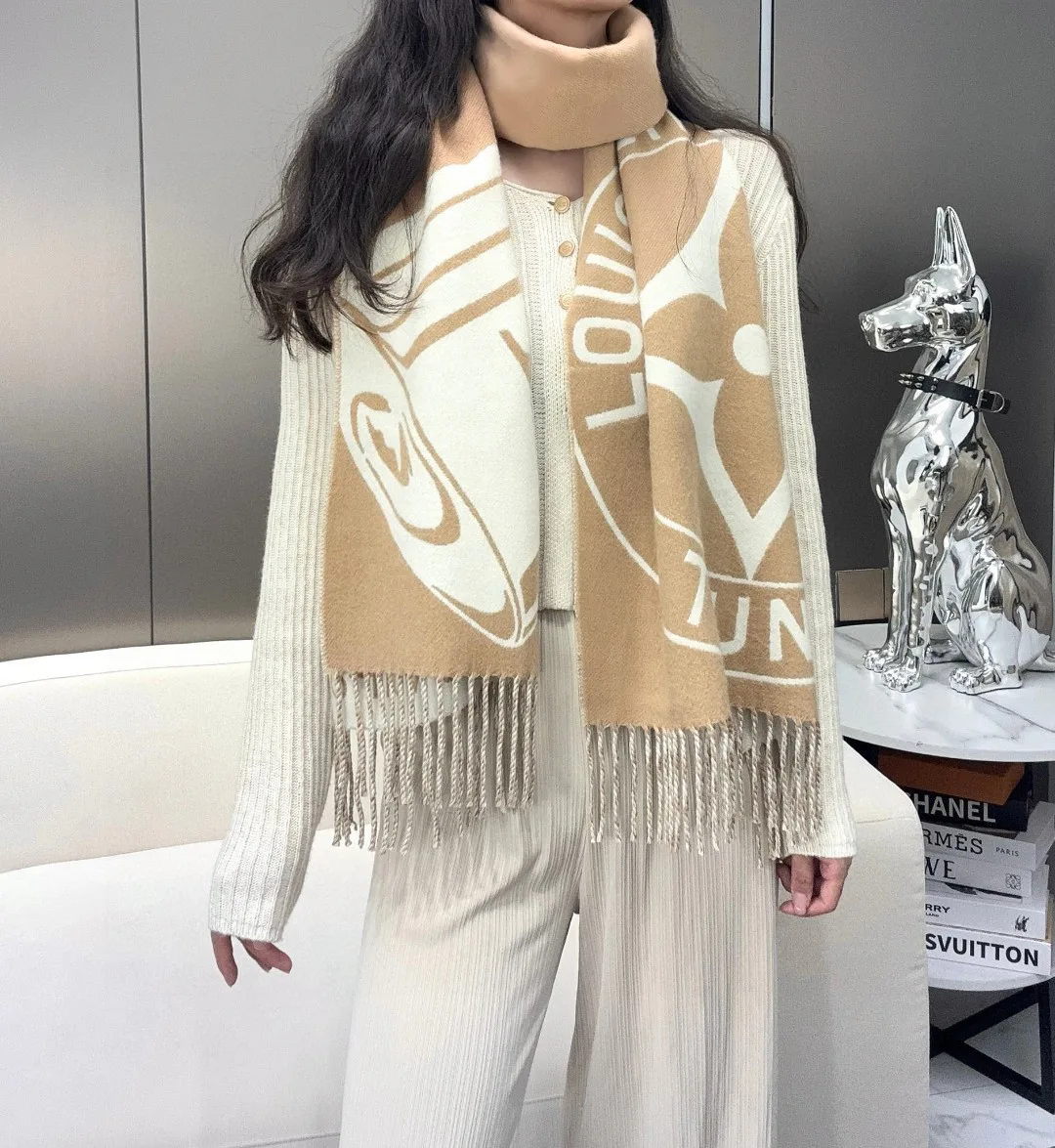 Шарфы Louis Vuitton 18627226
