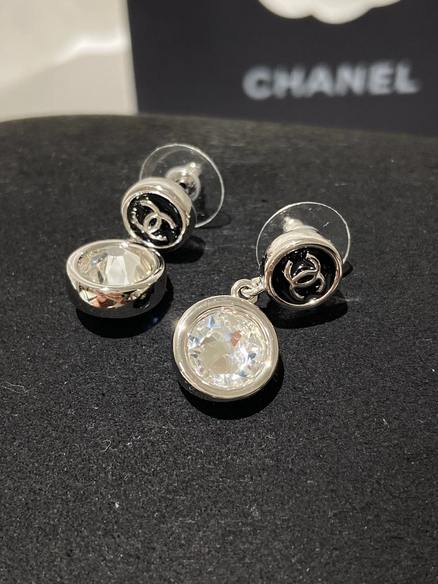 Бижутерия Chanel 17281951