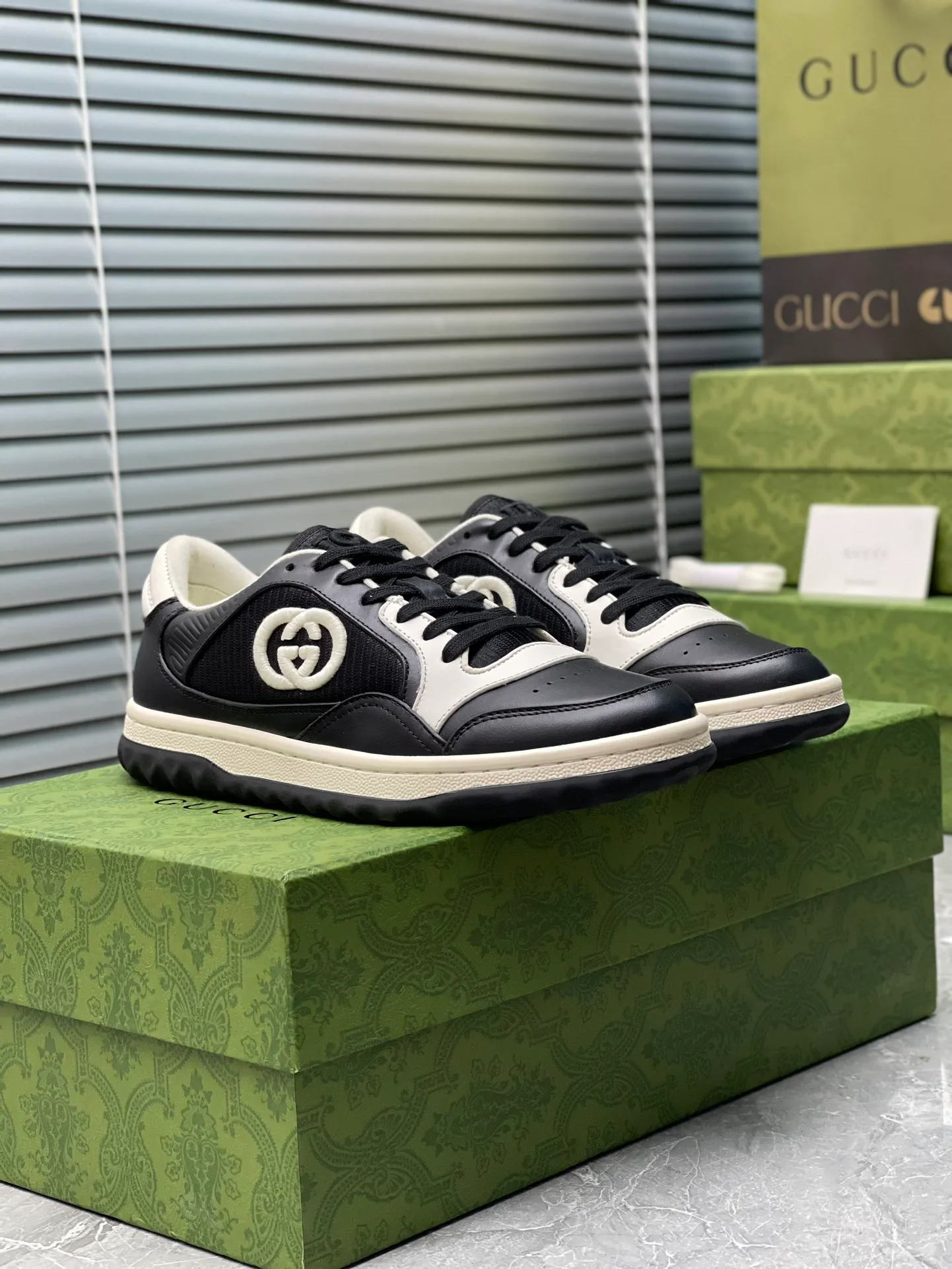 Кроссовки Женские Gucci 5813707