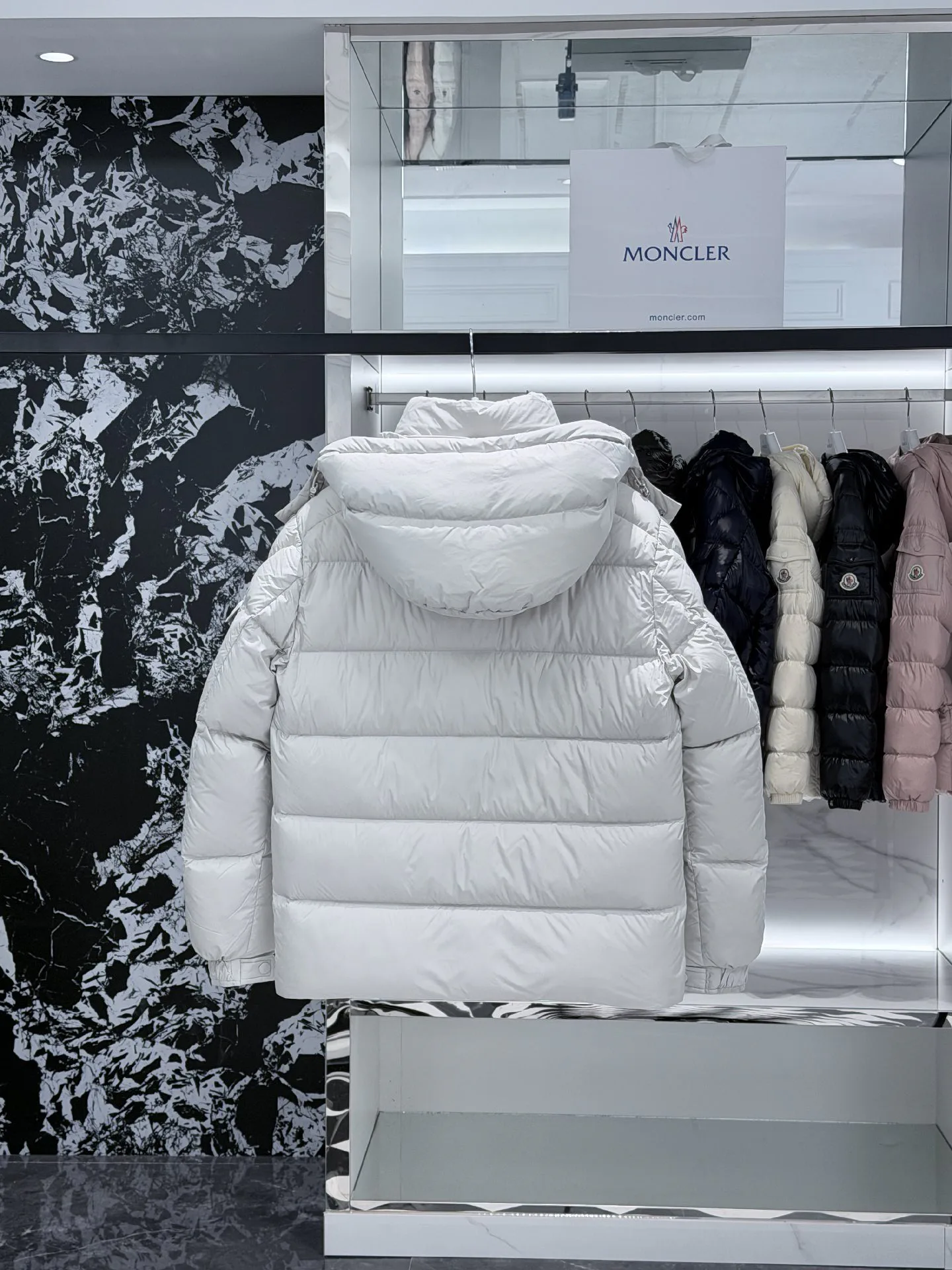 Куртки И Пуховики Женские Moncler 20097070