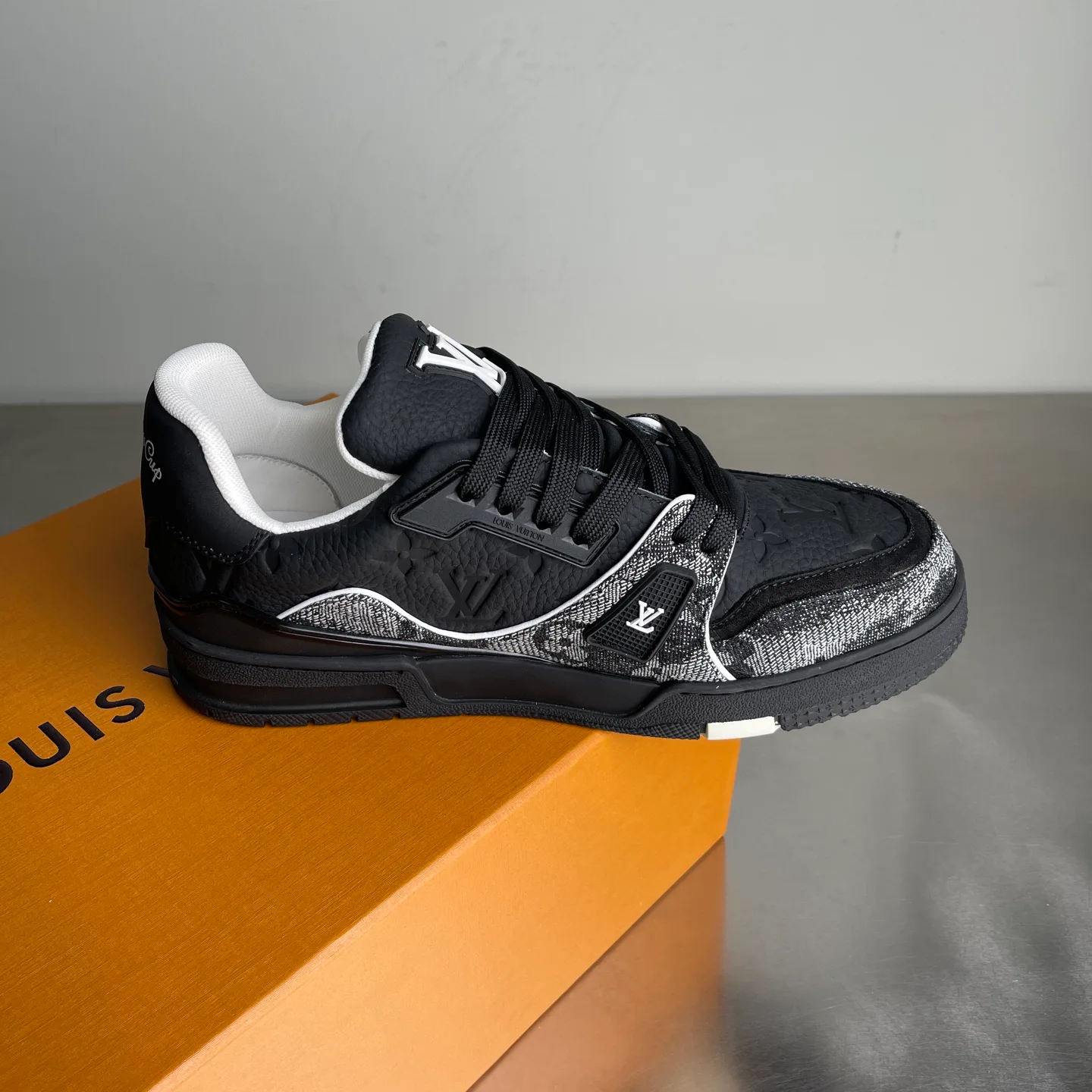 Кроссовки Мужские Louis Vuitton 986894