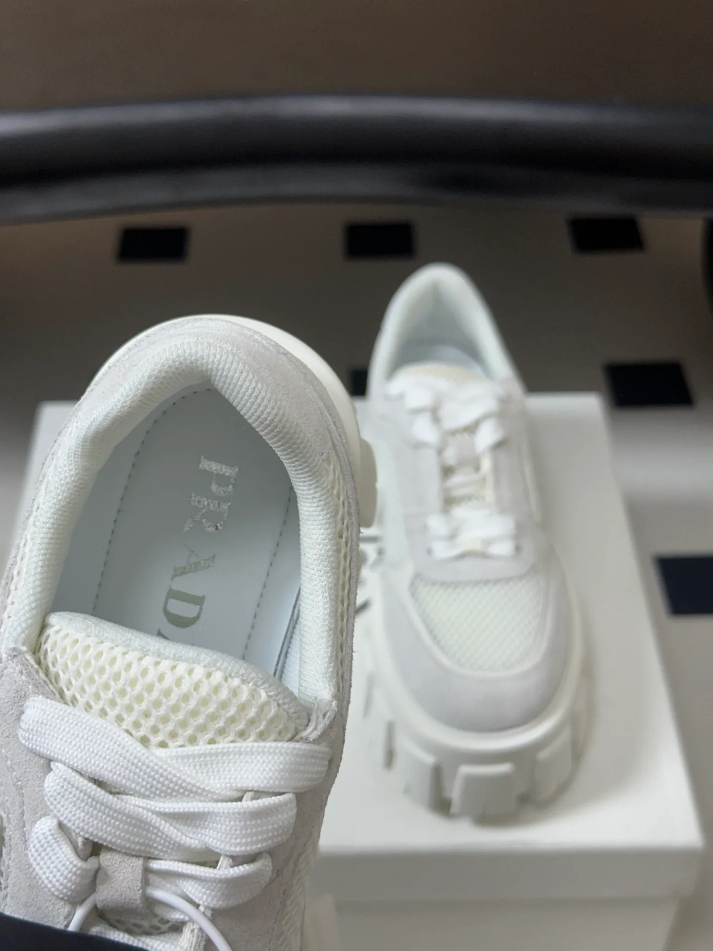 Кроссовки Женские Prada 18049584