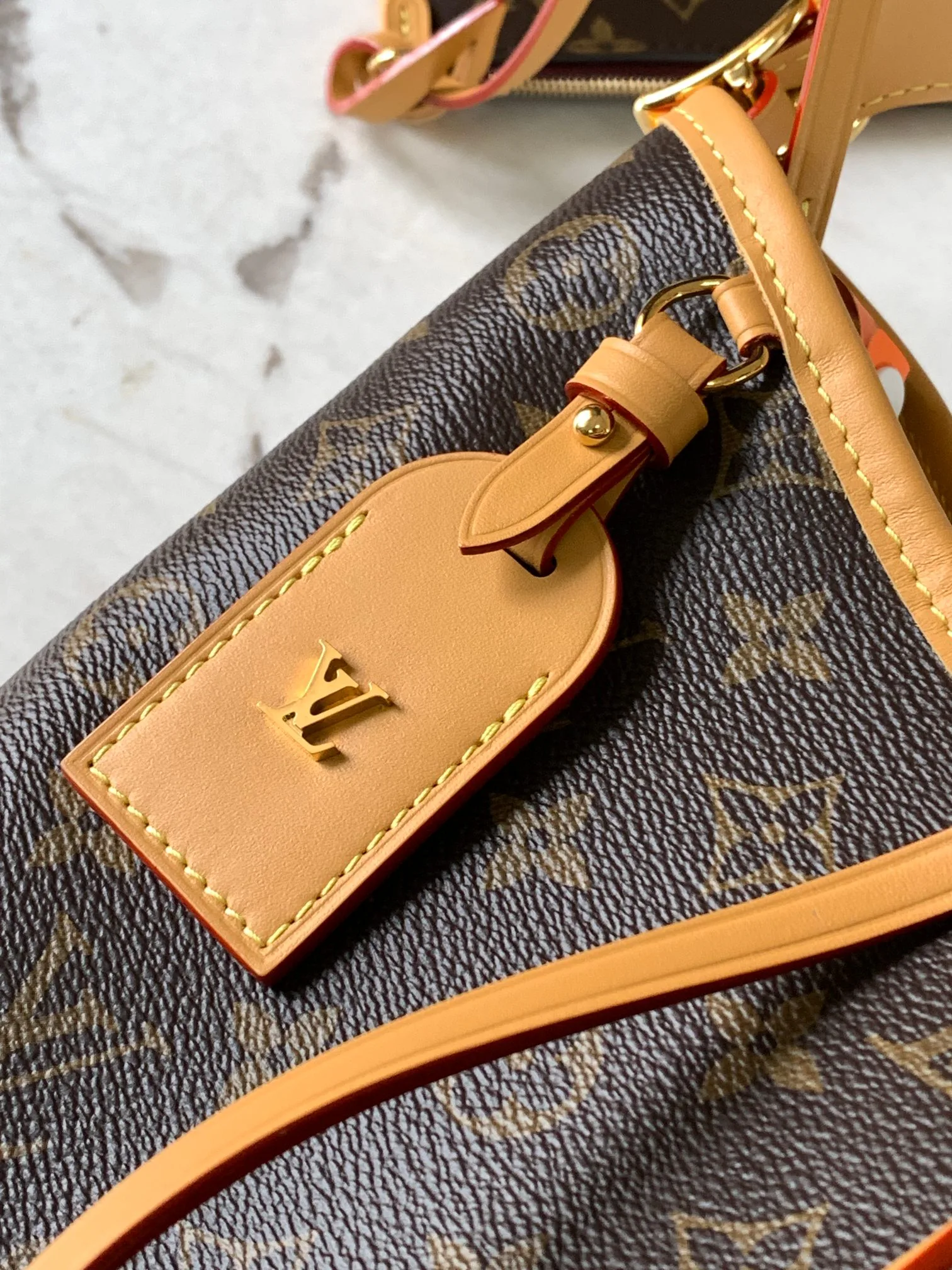 Классические Сумки Женские Louis Vuitton 18170475