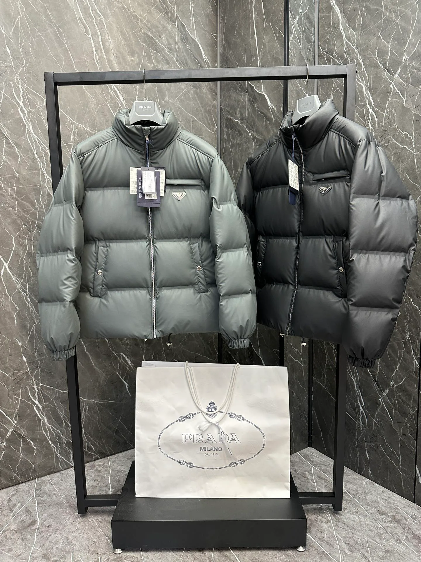 Куртки И Пуховики Женские Prada 17932037