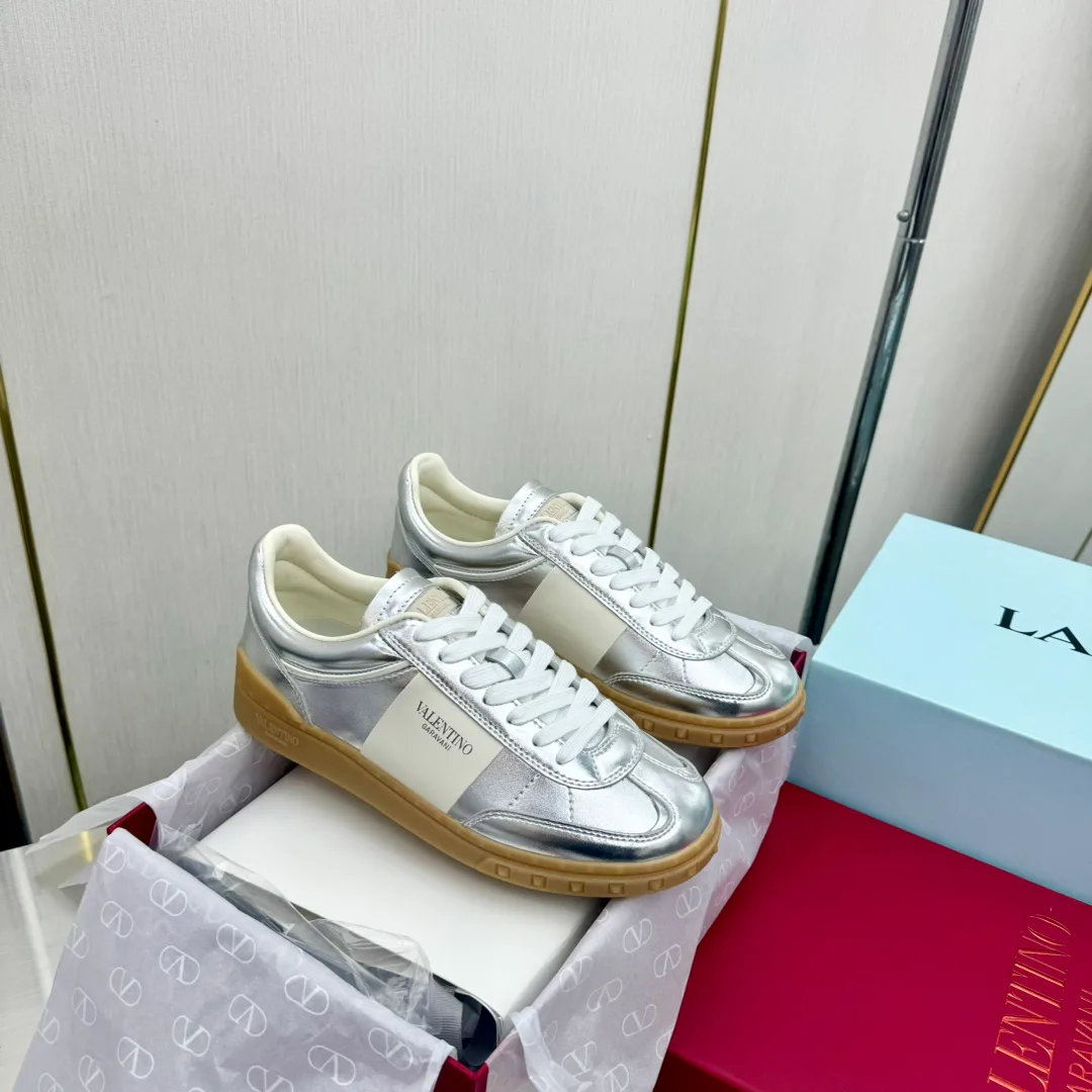 Кроссовки Женские Valentino 17955028