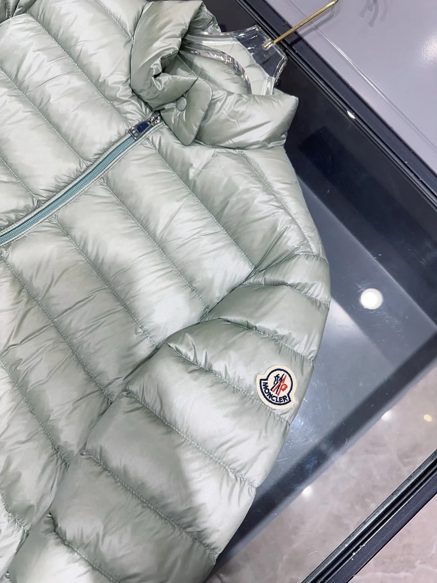 Куртки И Пуховики Женские Moncler 19084327