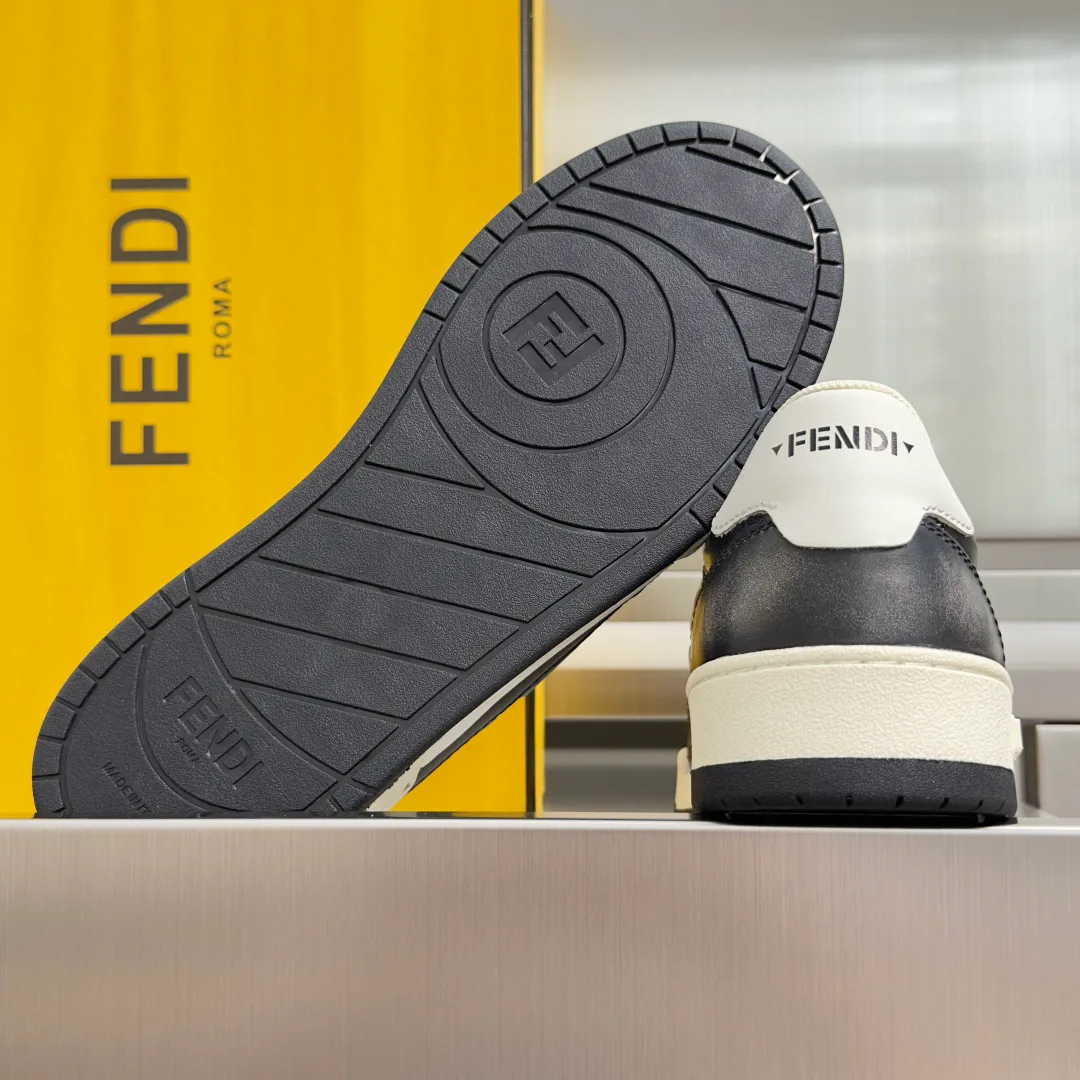 Кроссовки Женские Fendi 17729640