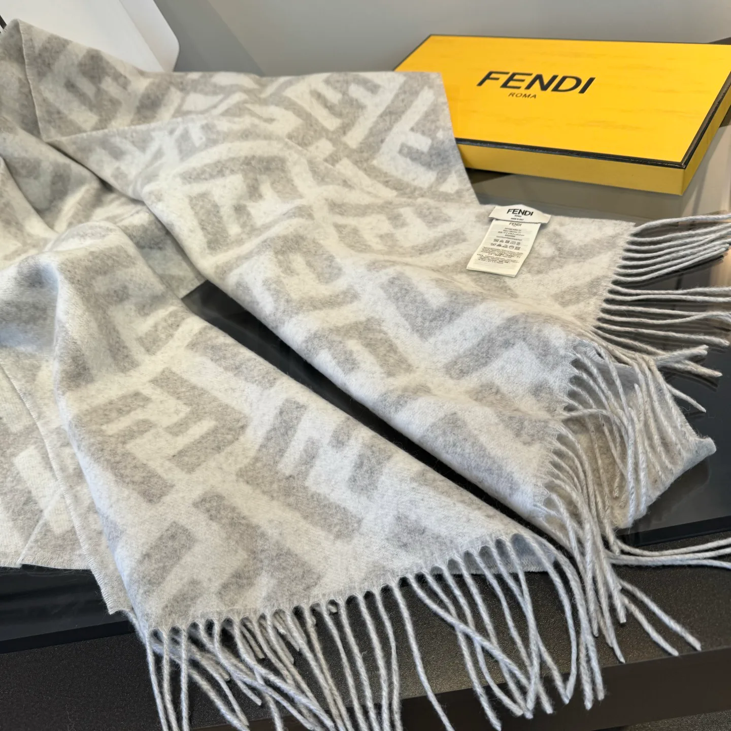 Шарфы Fendi 412338