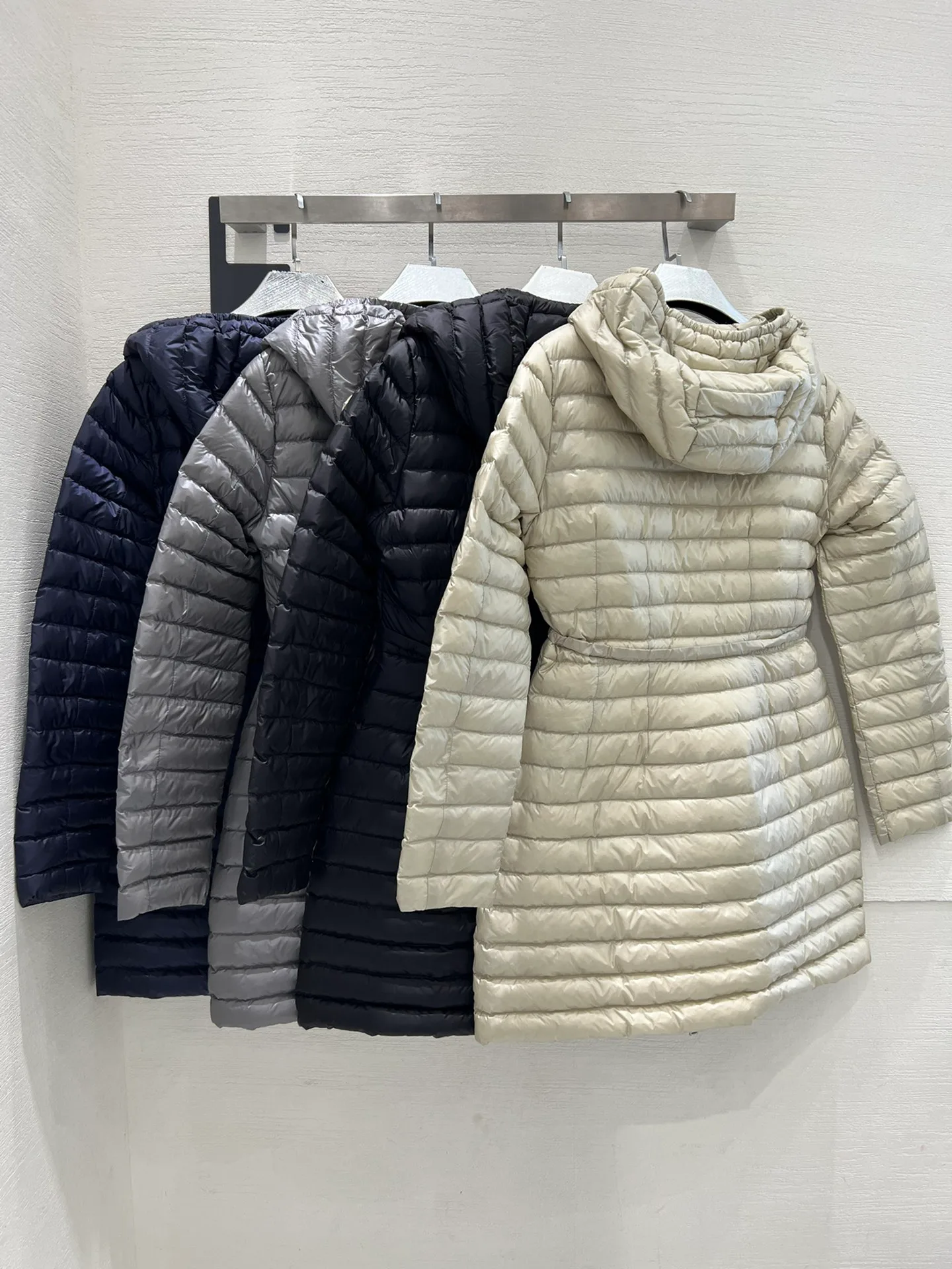 Куртки И Пуховики Женские Moncler 18111671