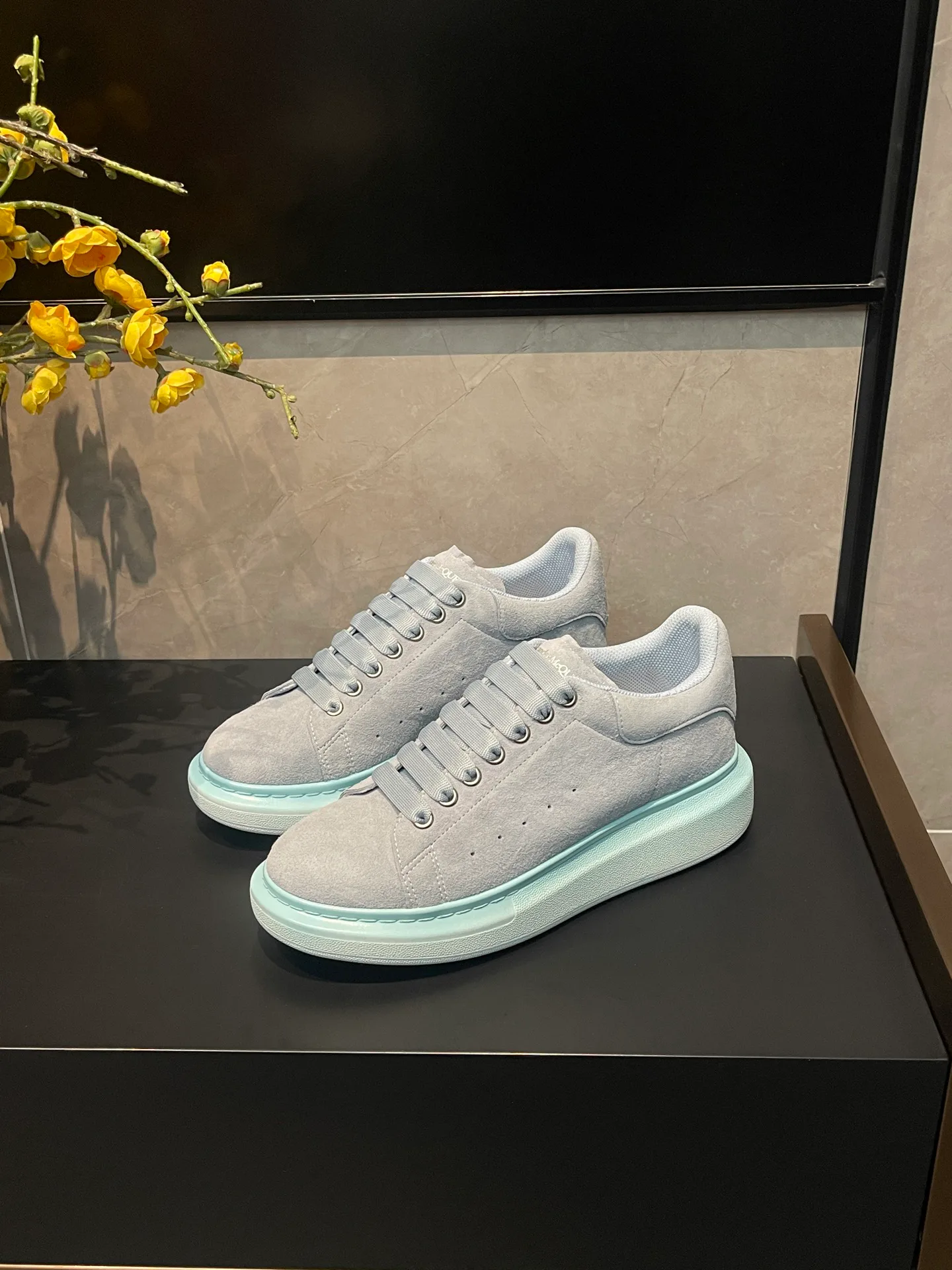 Кроссовки Женские Alexander Mcqueen 17827924