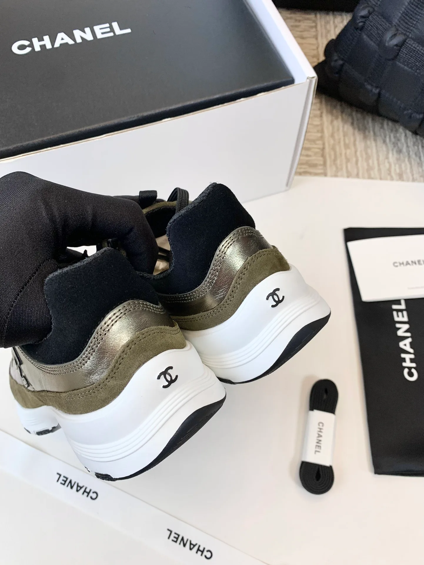 Кроссовки Женские Chanel 10914113