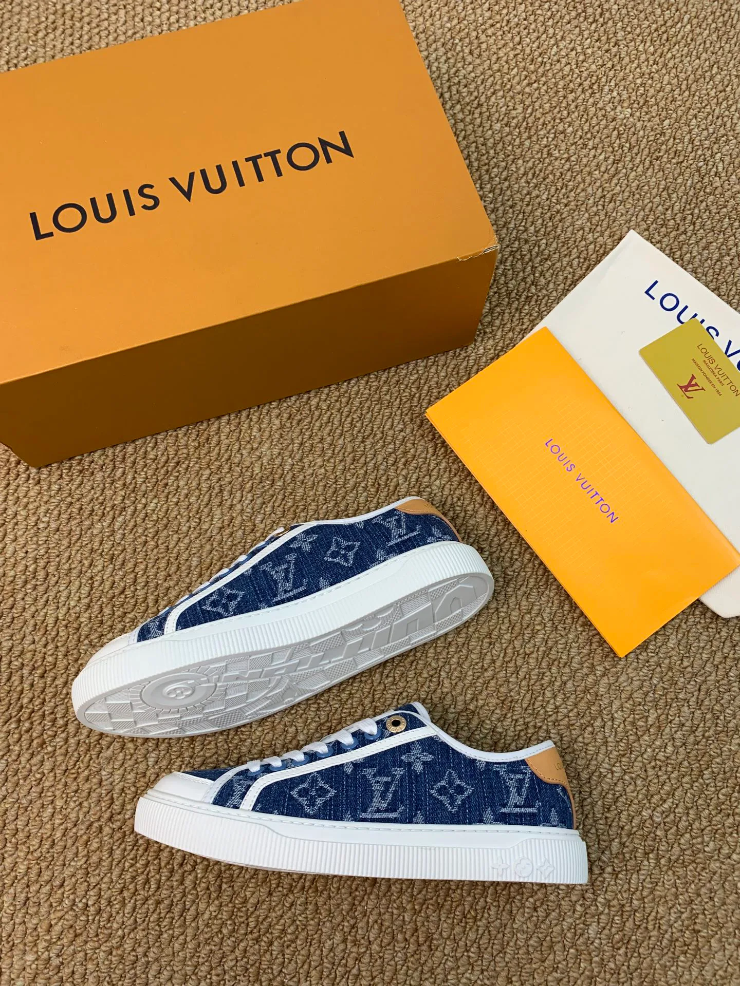 Кроссовки Женские Louis Vuitton 17545203