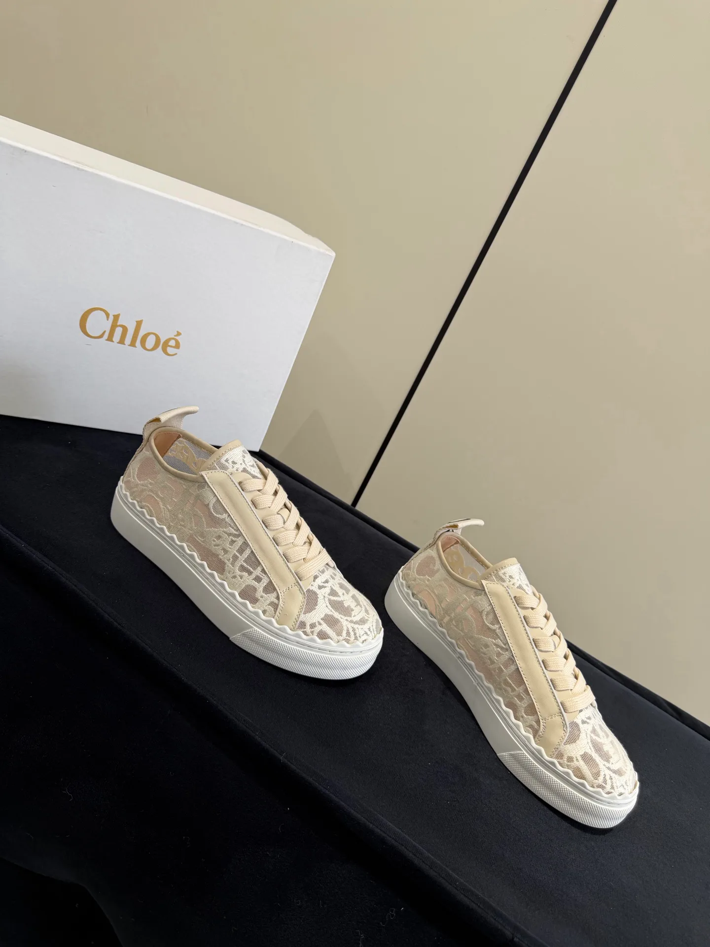 Кроссовки Женские Chloe 17374866