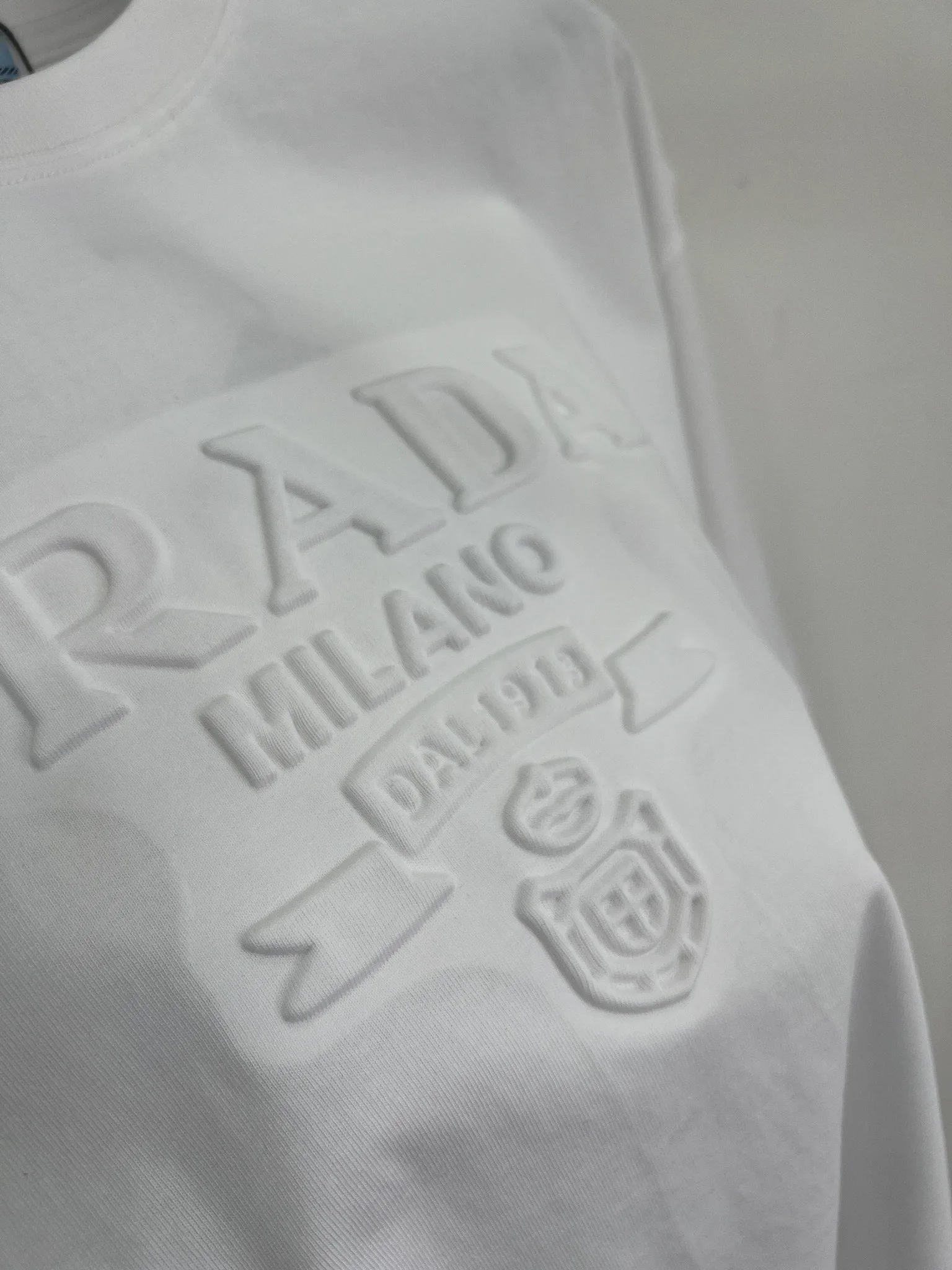 Футболки Женские Prada 11811786