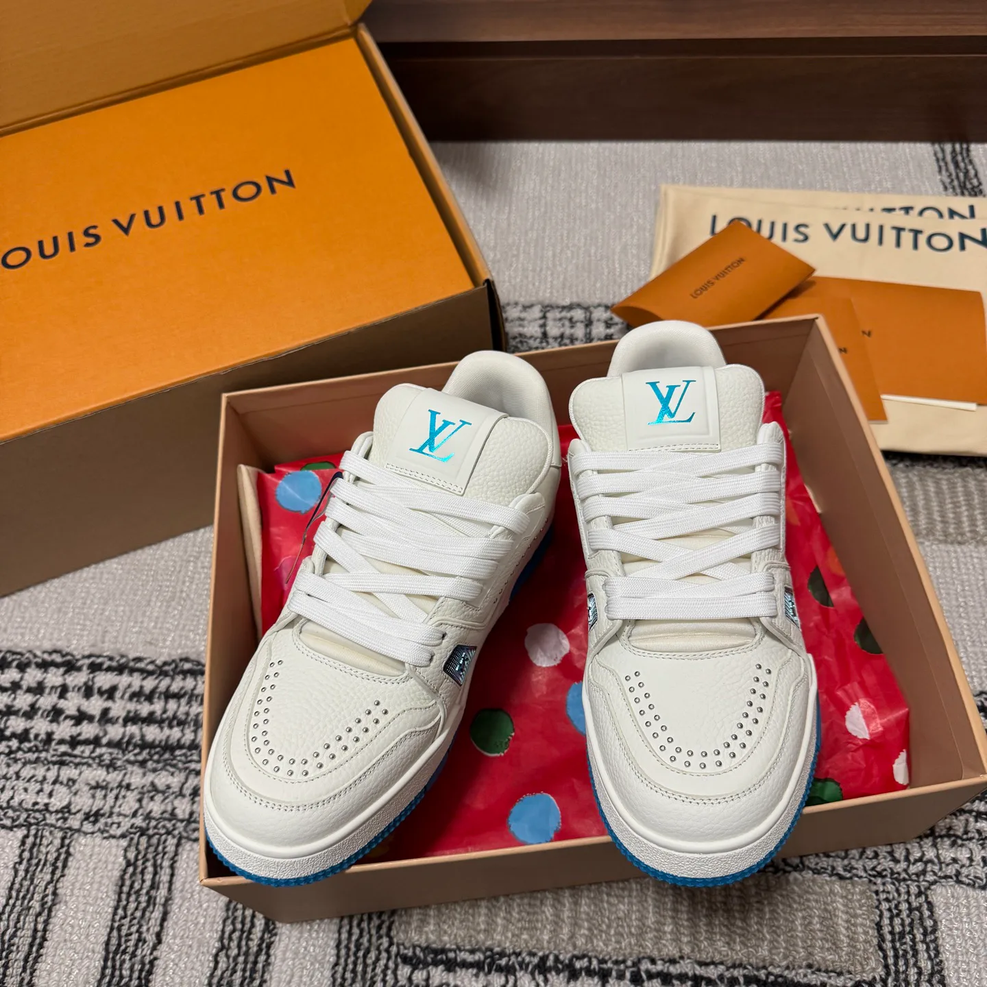 Кроссовки Женские Louis Vuitton 1546815
