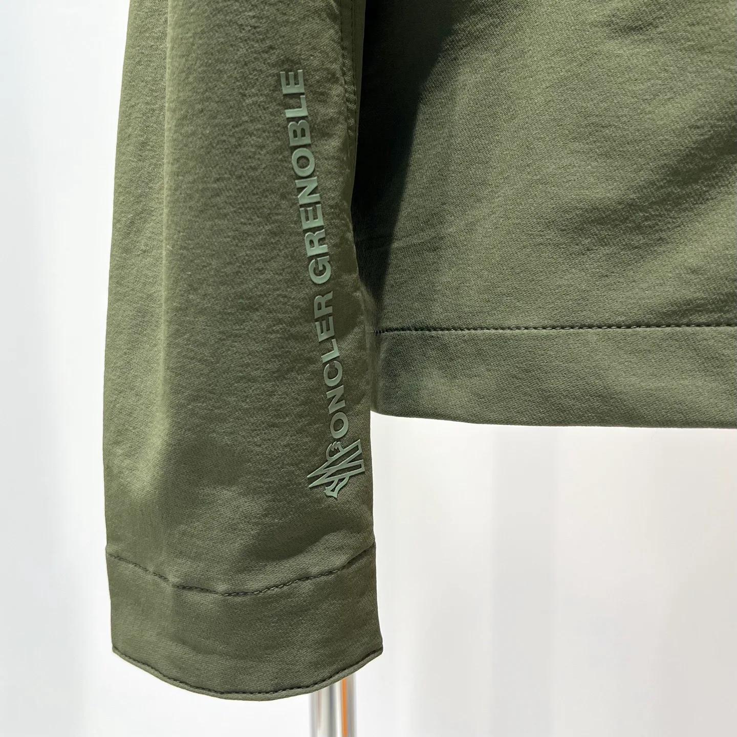 Куртки И Пуховики Мужские Moncler 11909049