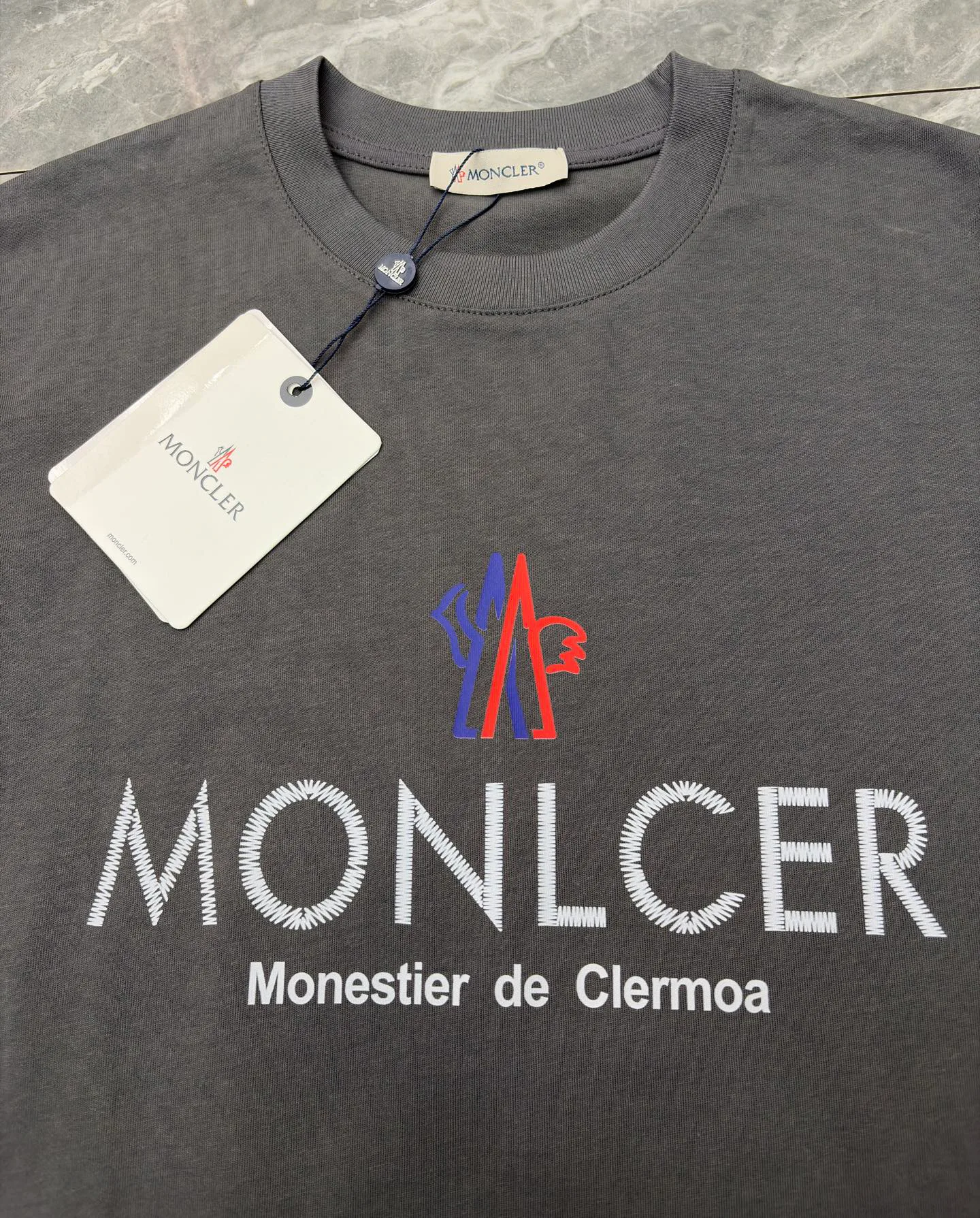 Футболки Женские Moncler 11424372