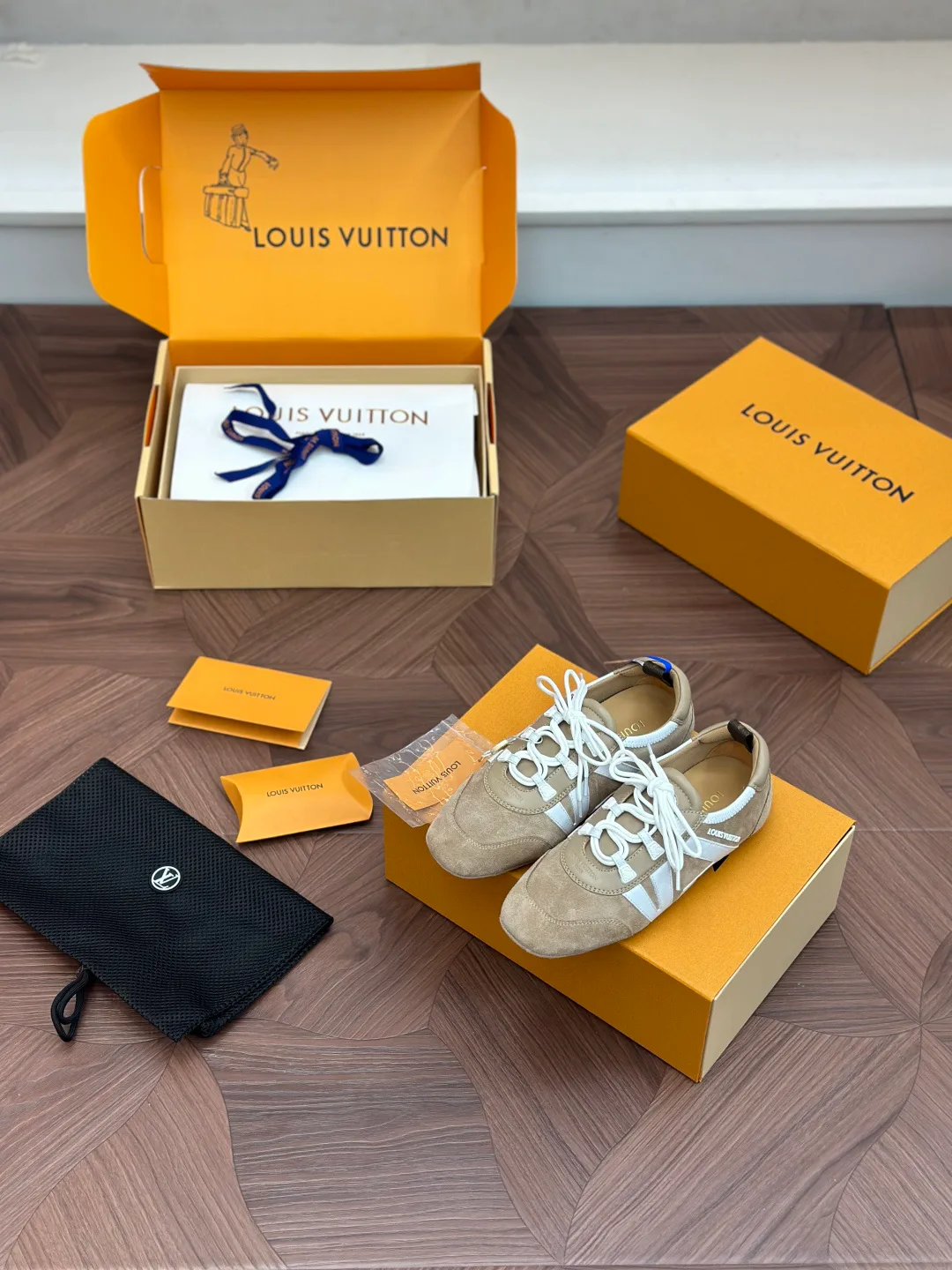Кроссовки Женские Louis Vuitton 19480031