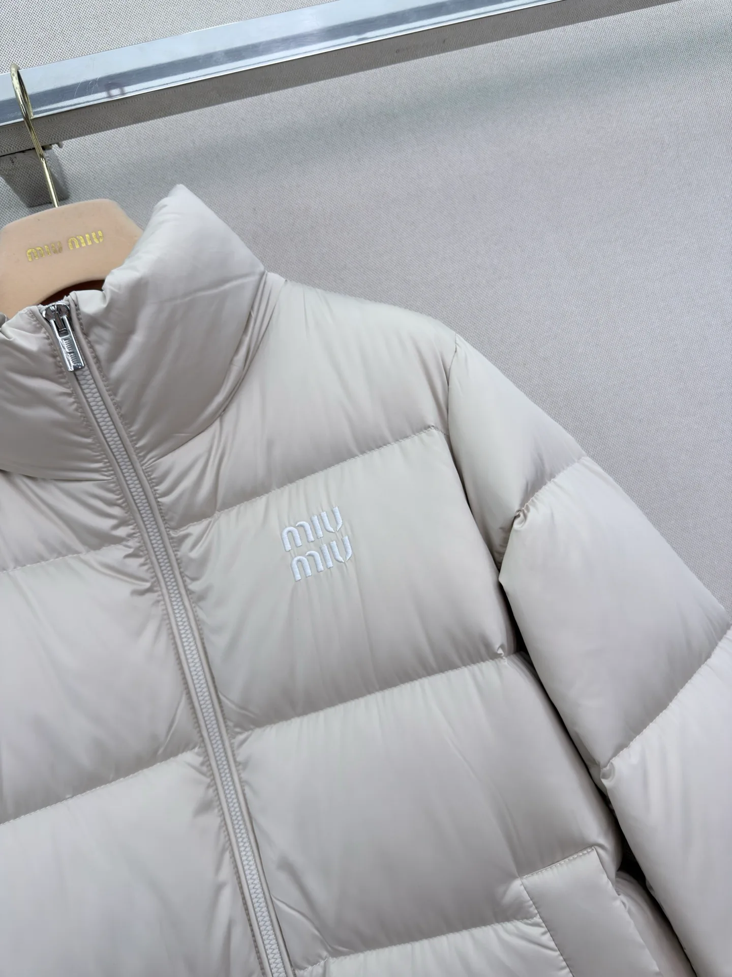 Куртки И Пуховики Женские Miu Miu 19555746