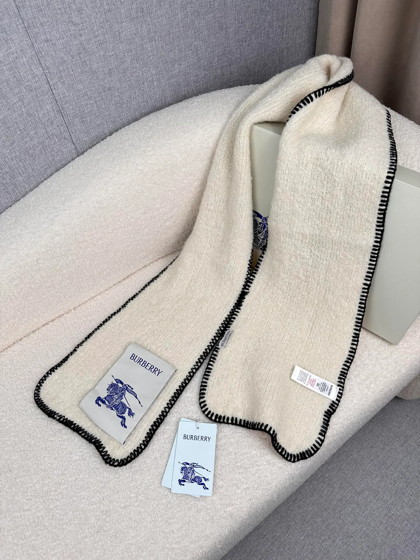 Шарфы Burberry 386924