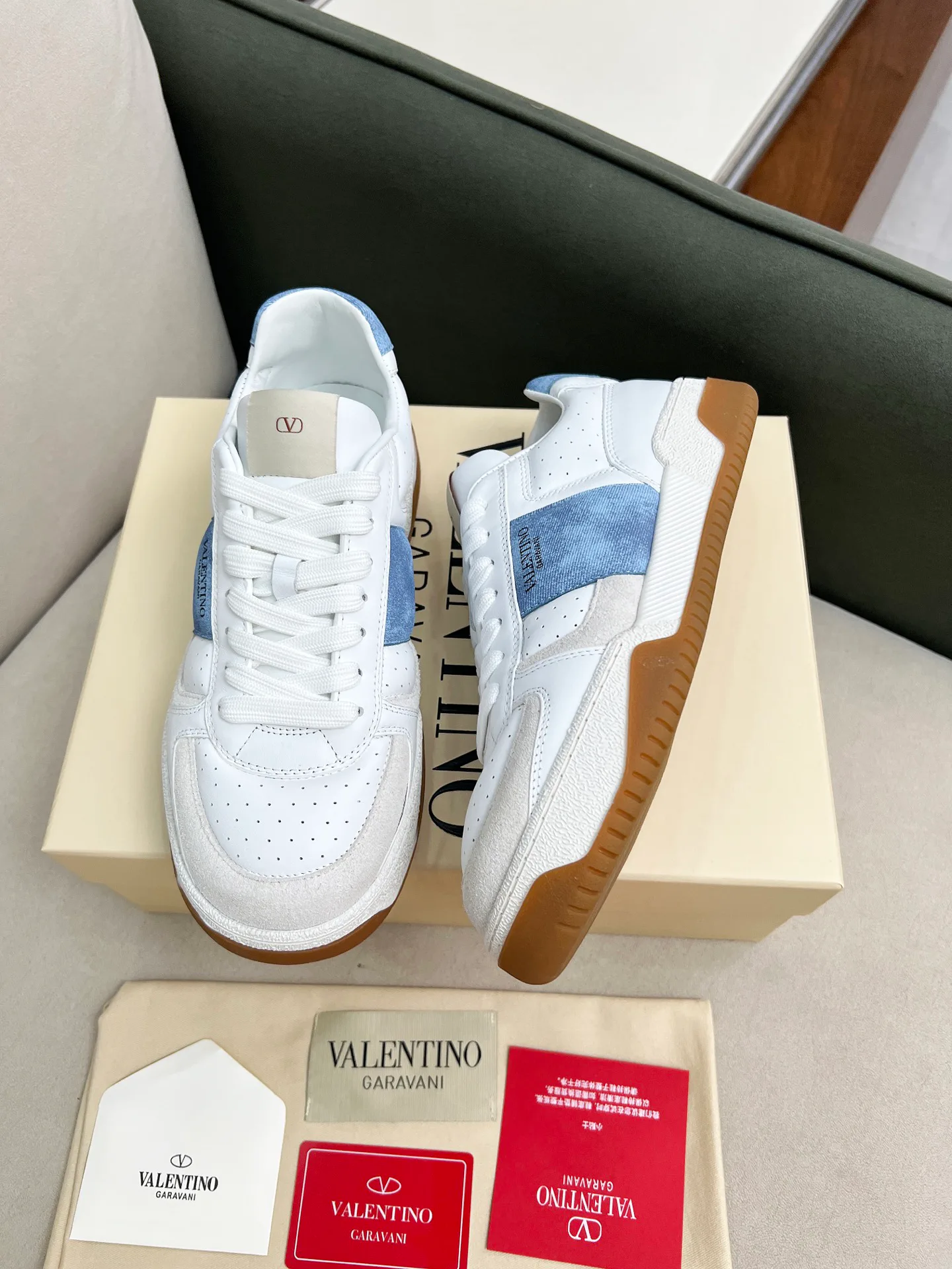 Кроссовки Женские Valentino 2628086