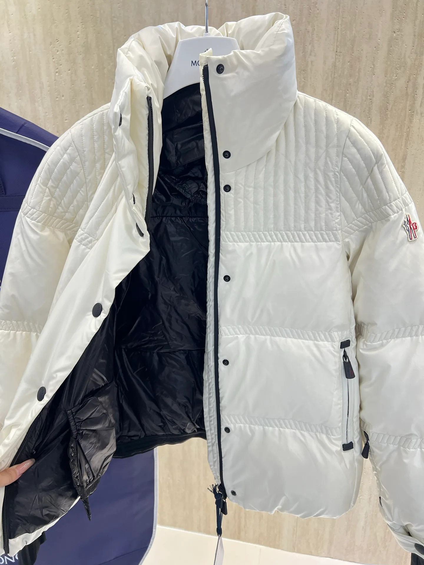 Куртки И Пуховики Мужские Moncler 18231503
