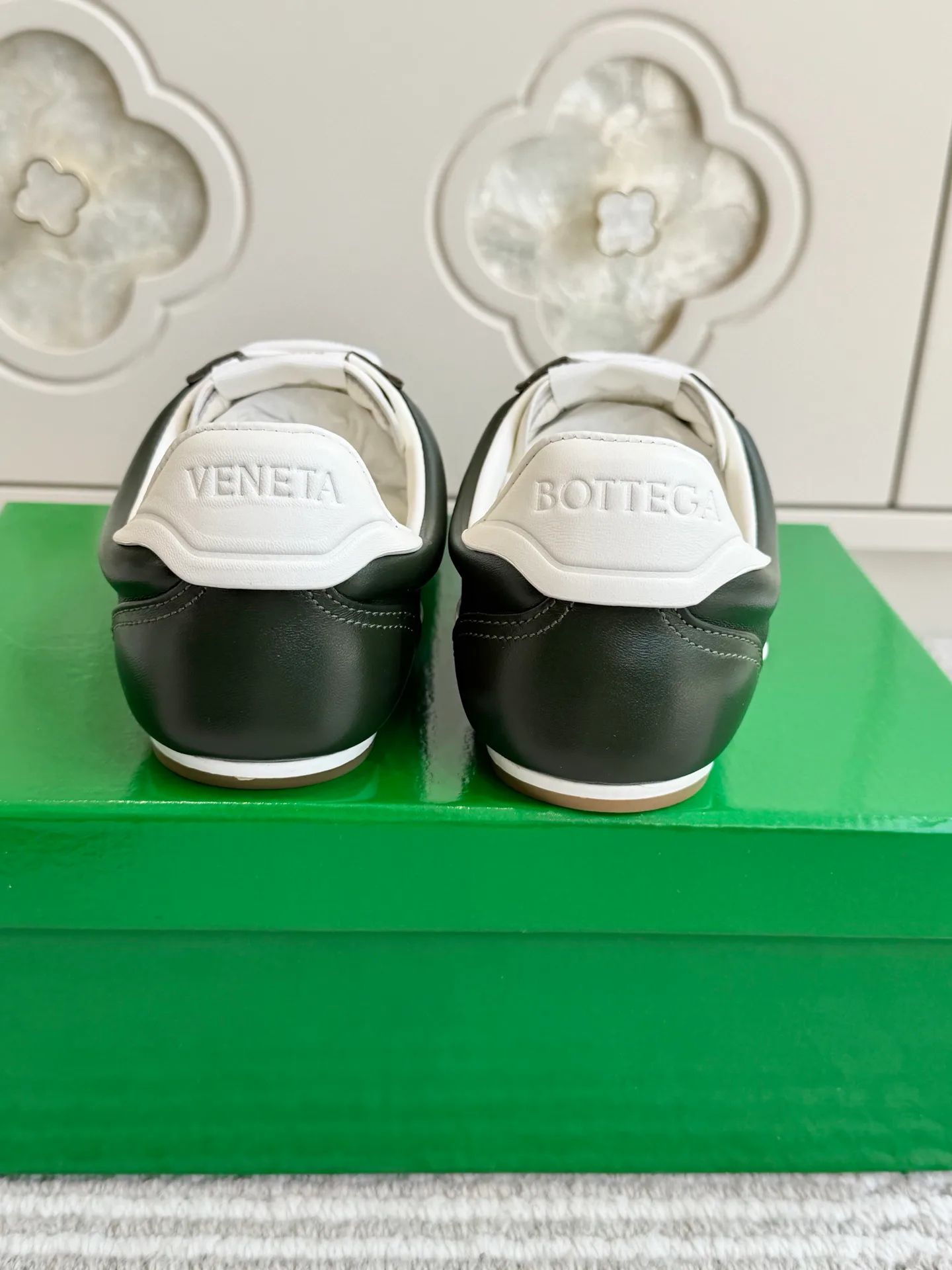Кроссовки Женские Bottega Veneta 18092143
