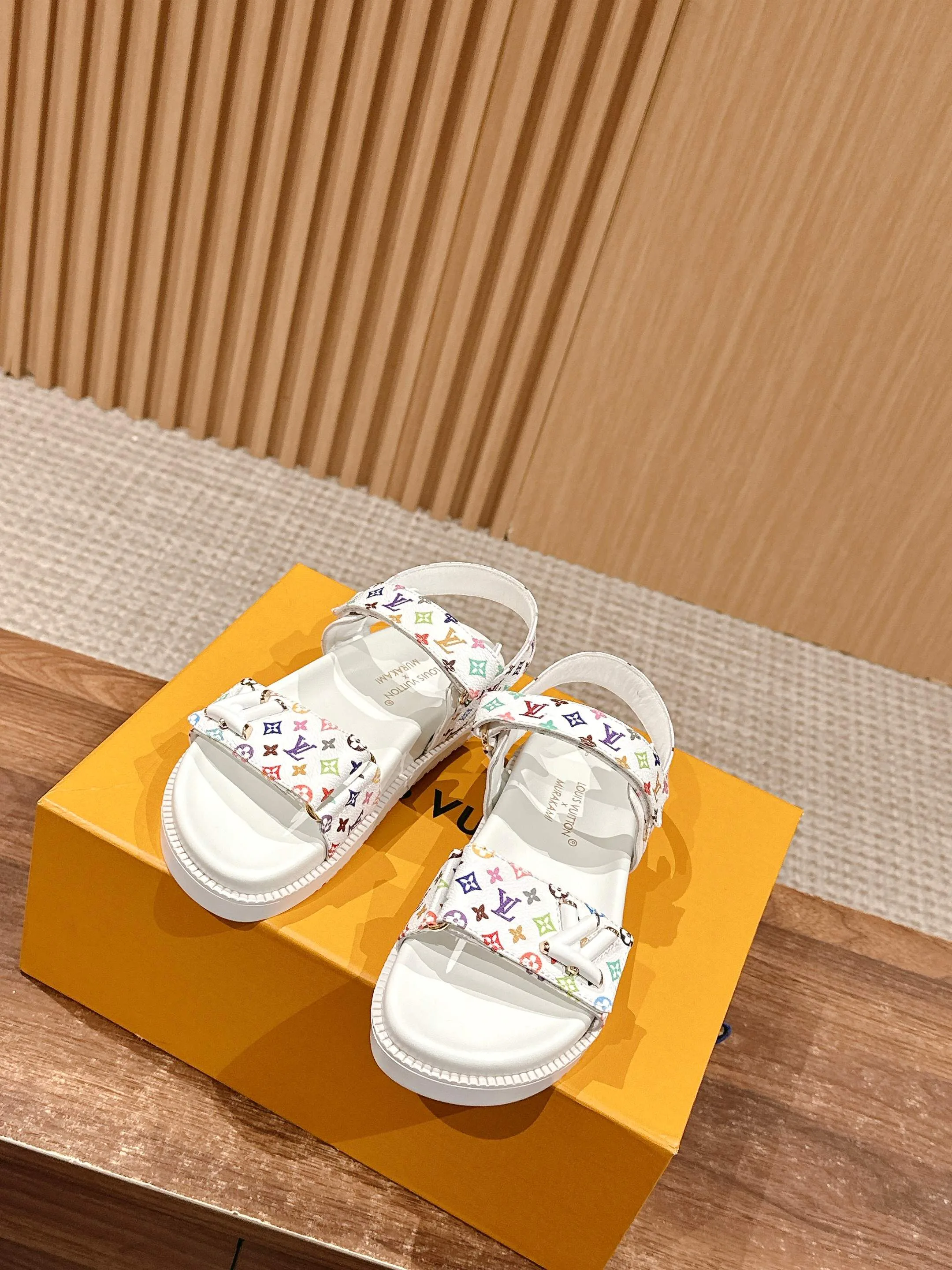 Сандалии Женские Louis Vuitton 29905