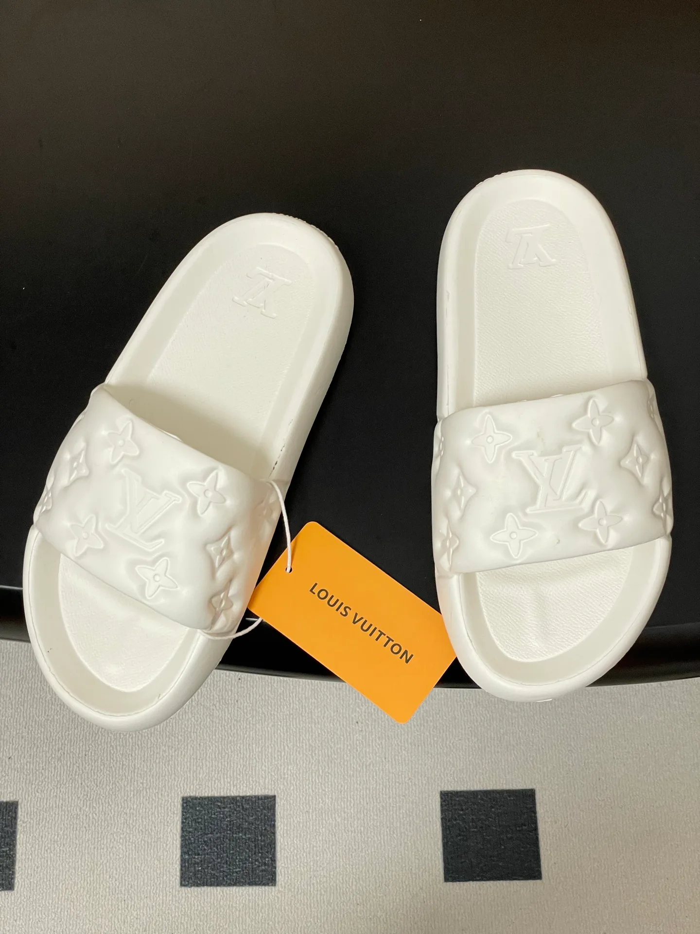 Шлепанцы Женские Louis Vuitton 11897591