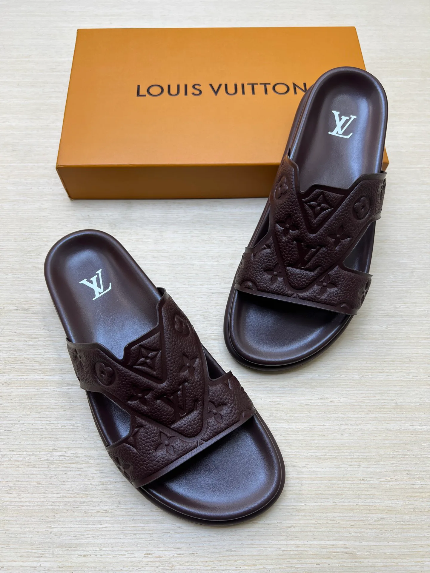 Сандалии Мужские Louis Vuitton 11228580