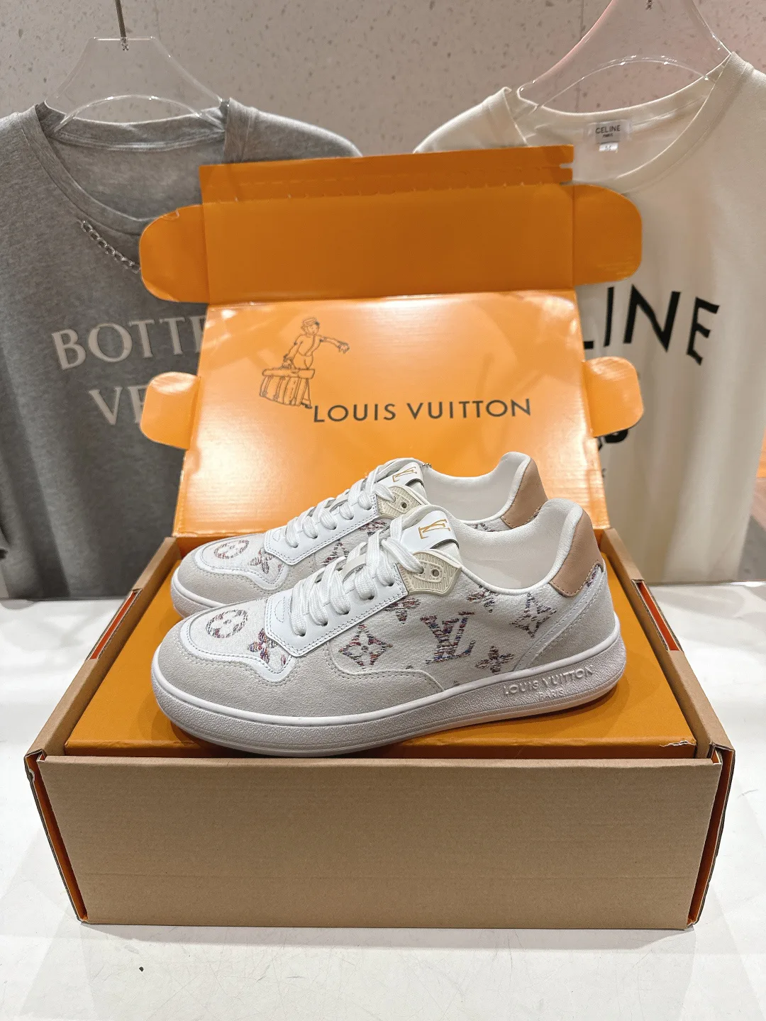 Кроссовки Женские Louis Vuitton 1056442