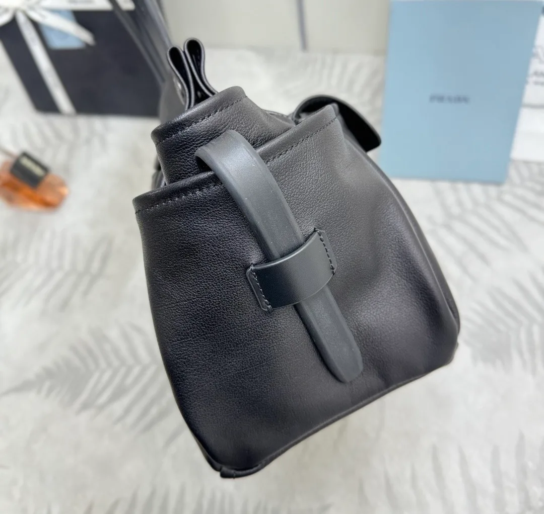 Классические Сумки Женские Prada 11520544