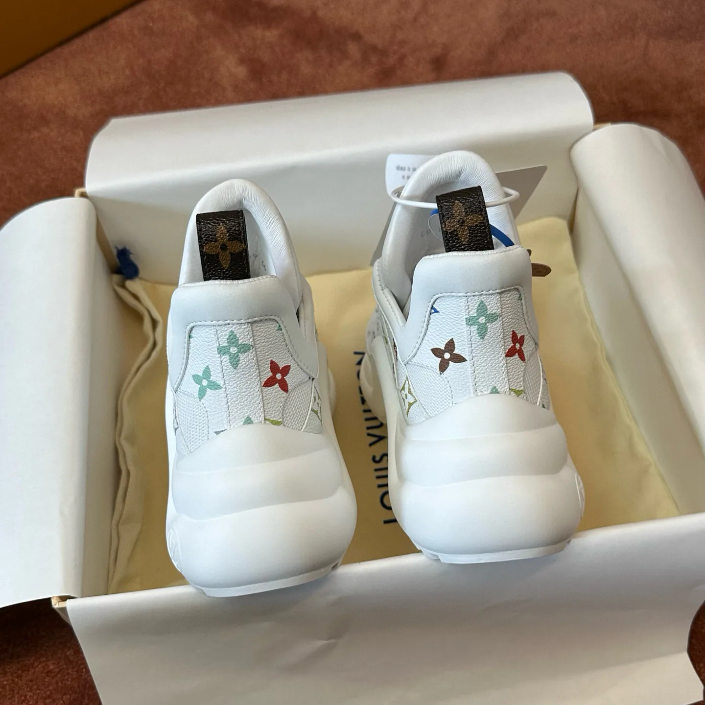 Кроссовки Женские Louis Vuitton 1180274