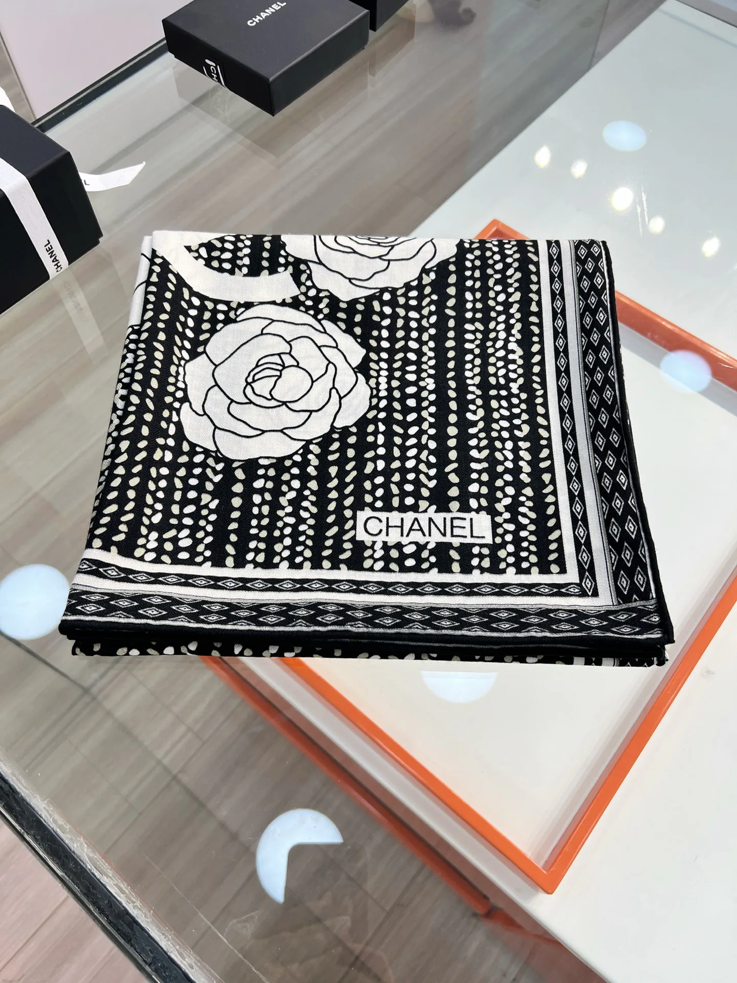 Платки Chanel 18468948