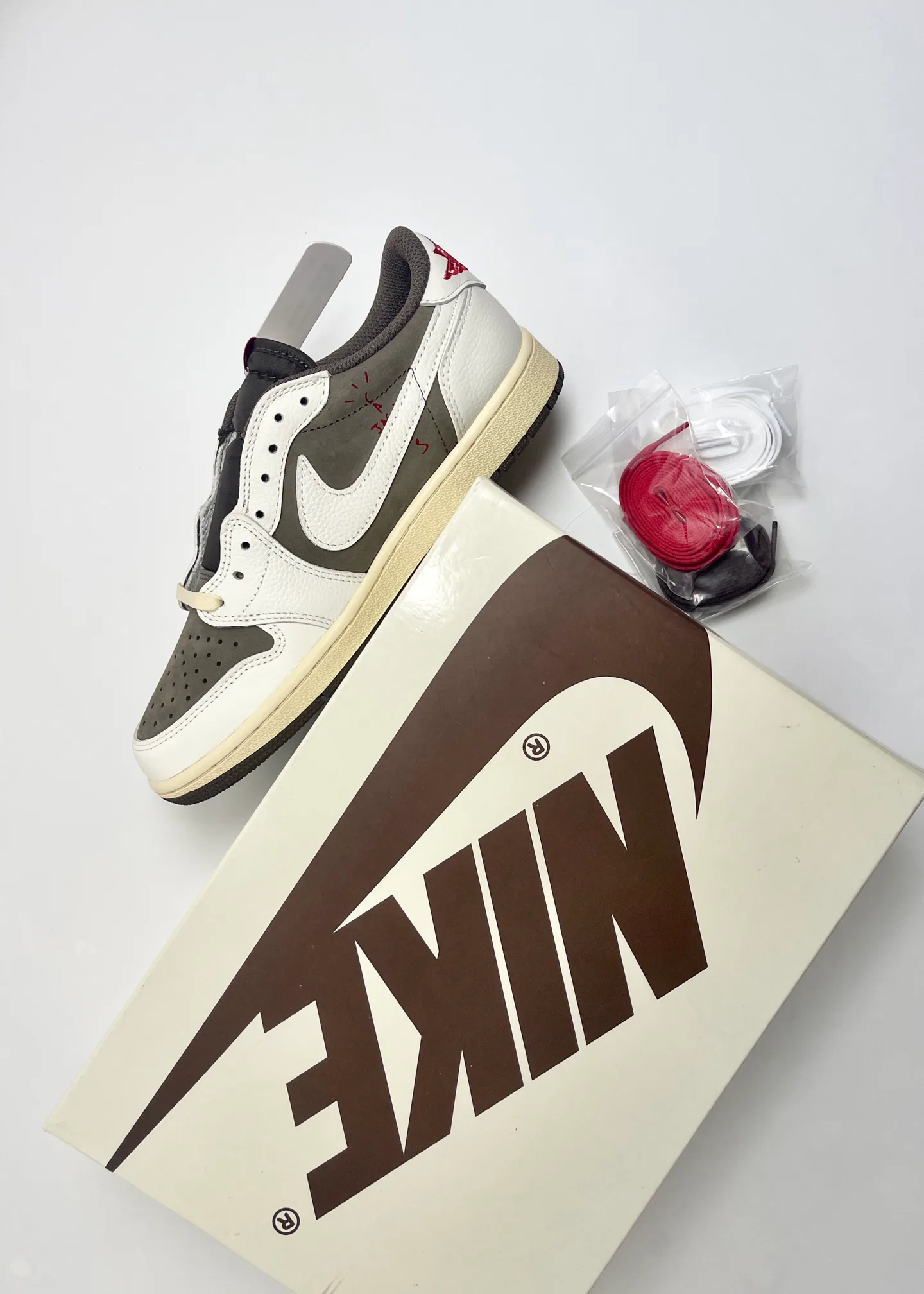 Кроссовки Женские Air Jordan 810726