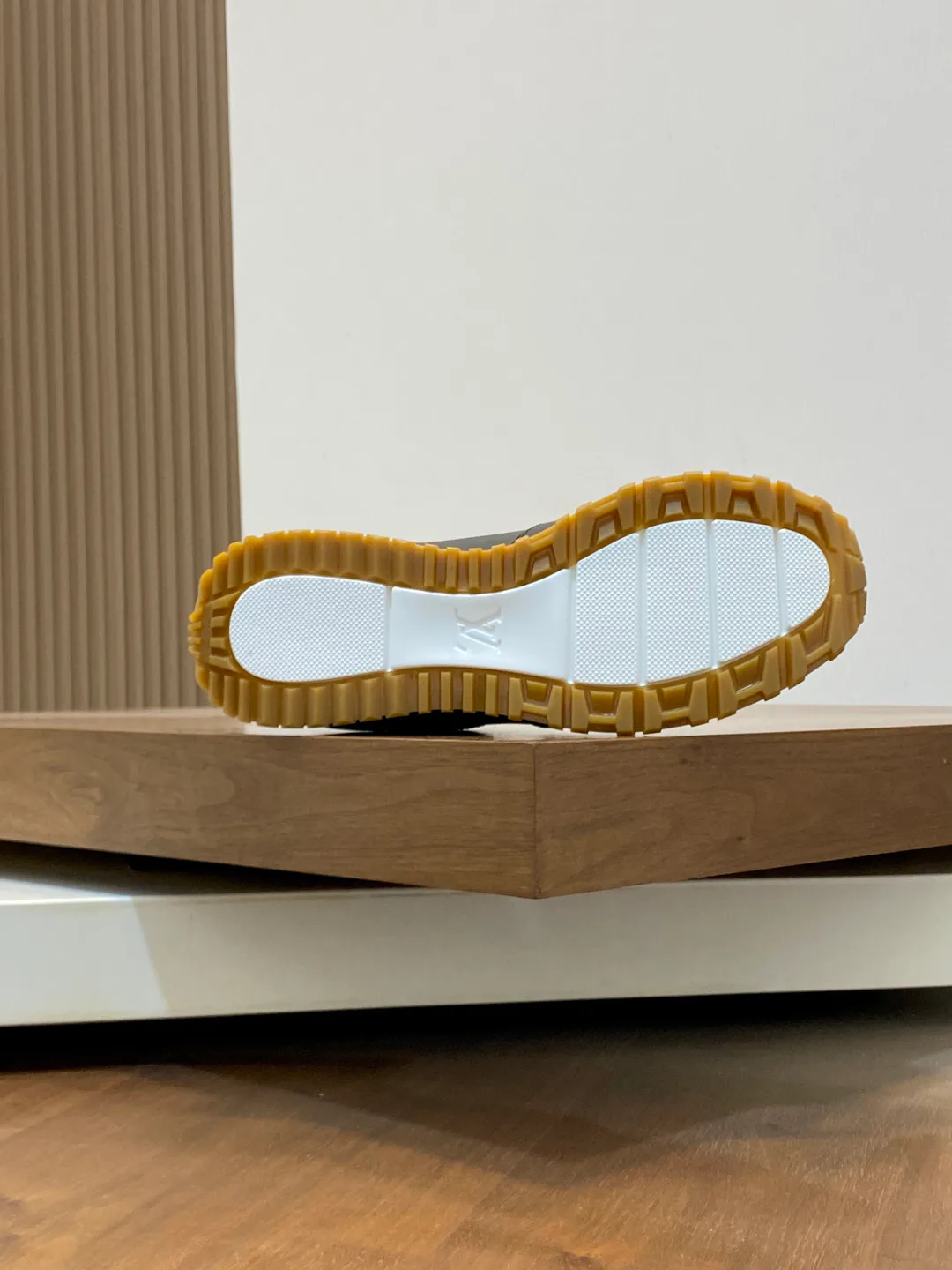 Кроссовки Мужские Louis Vuitton 1570305