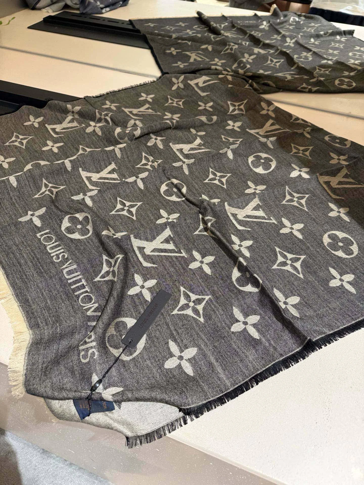 Шарфы Louis Vuitton 752660