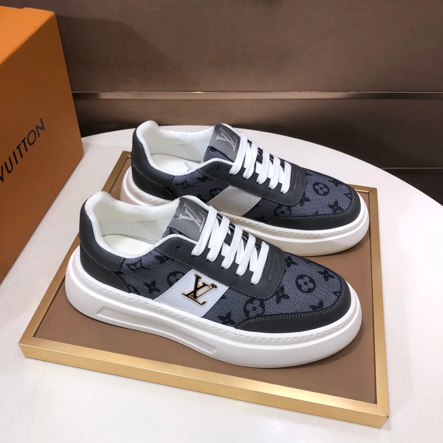 Кроссовки Мужские Louis Vuitton 10792100